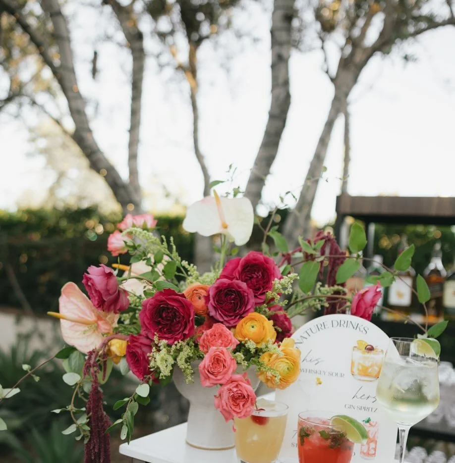 Splashy, fun florals that are good to the last drop 🍒

photography: @christineflowerphotography