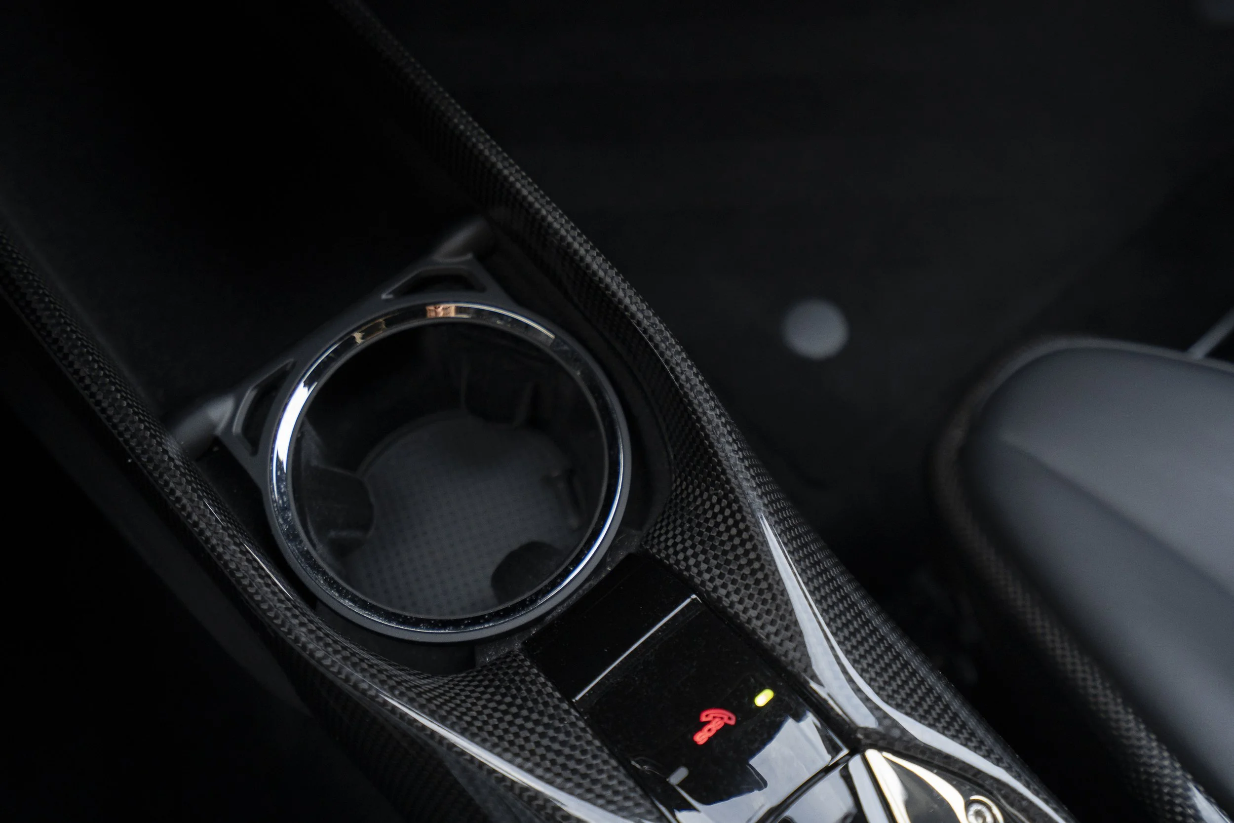 JDP-VISUALS-YLC-FERRARI-GREY-50.jpg