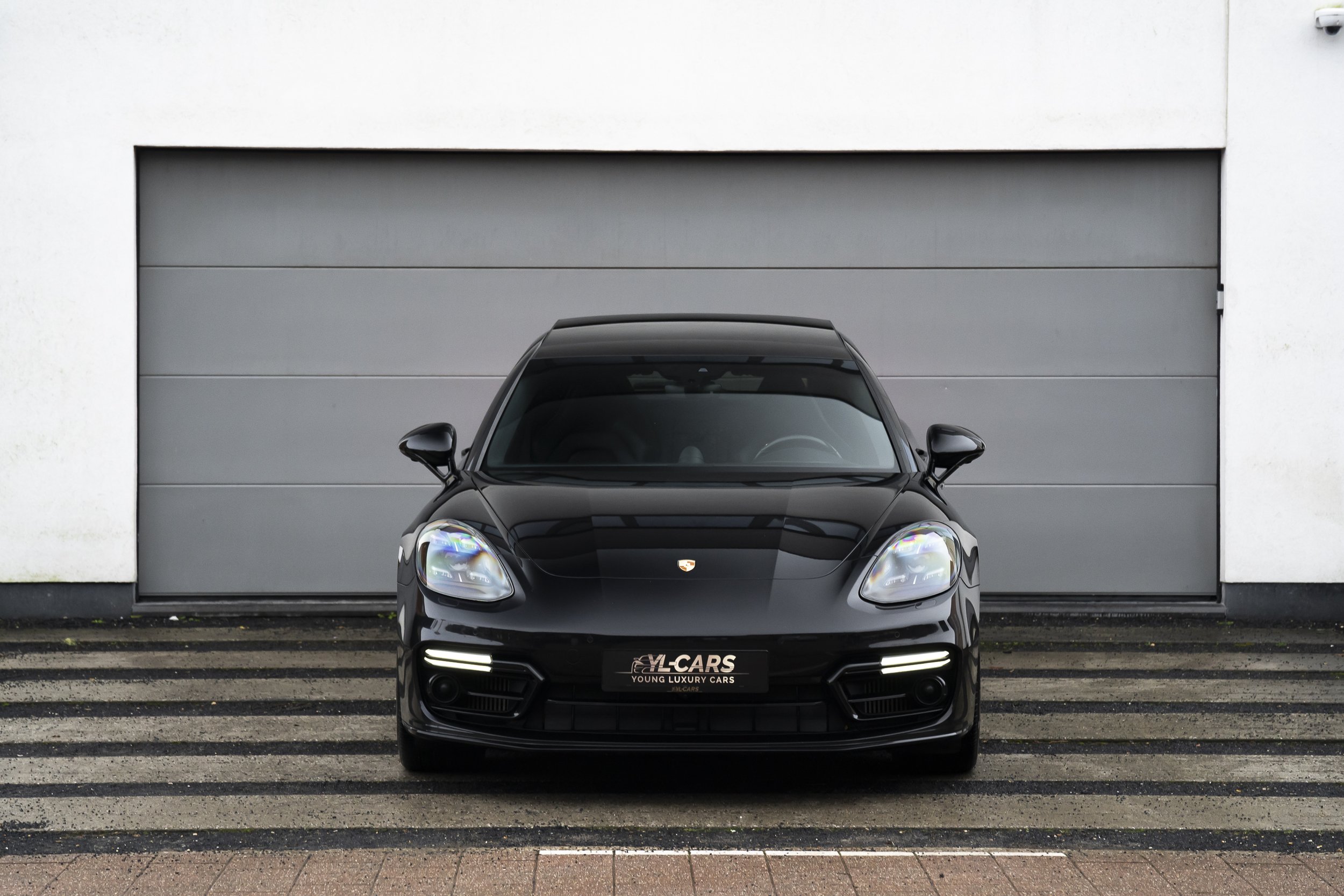 YLC-Porsche- Panamera-2.jpg
