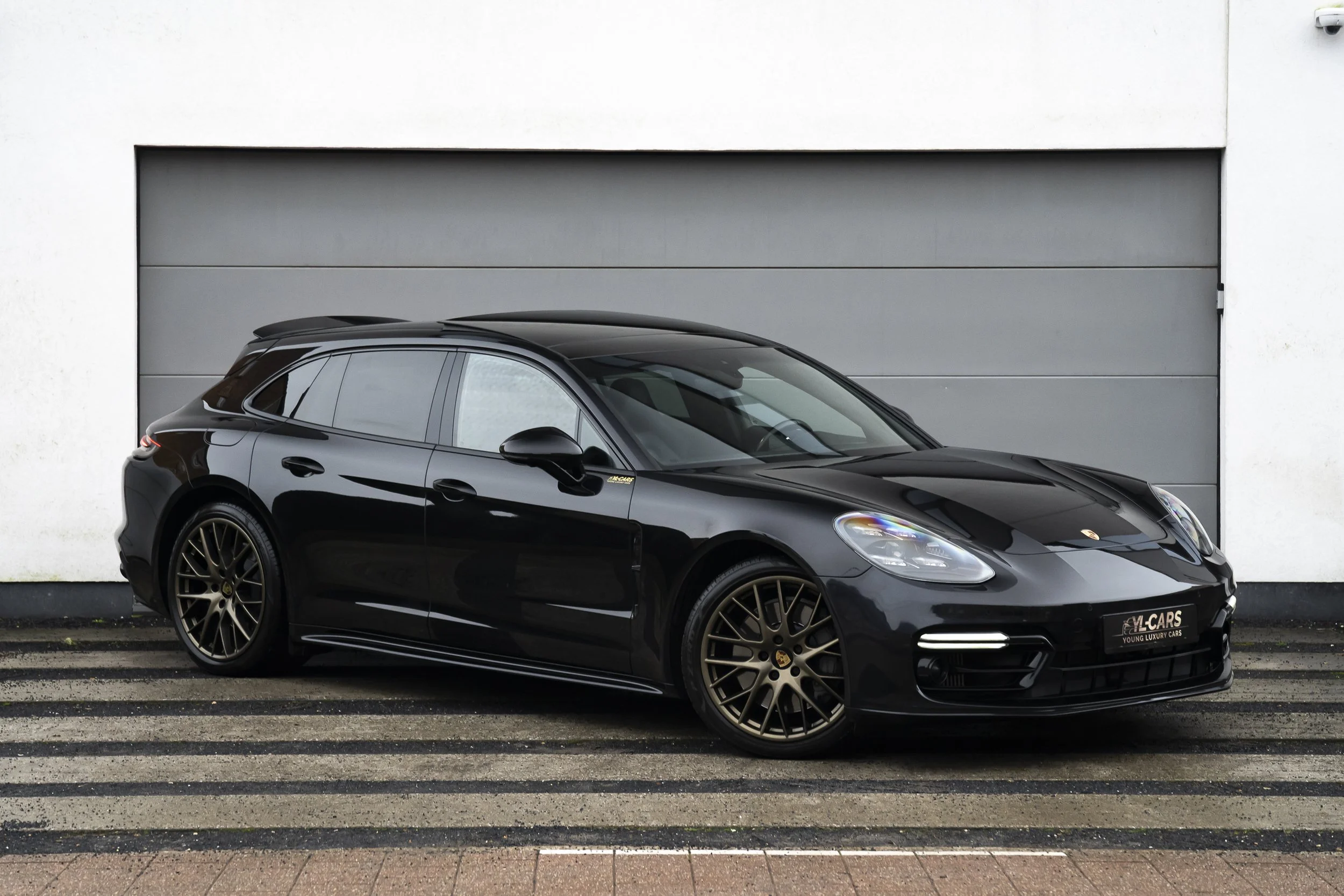 YLC-Porsche- Panamera-3.jpg
