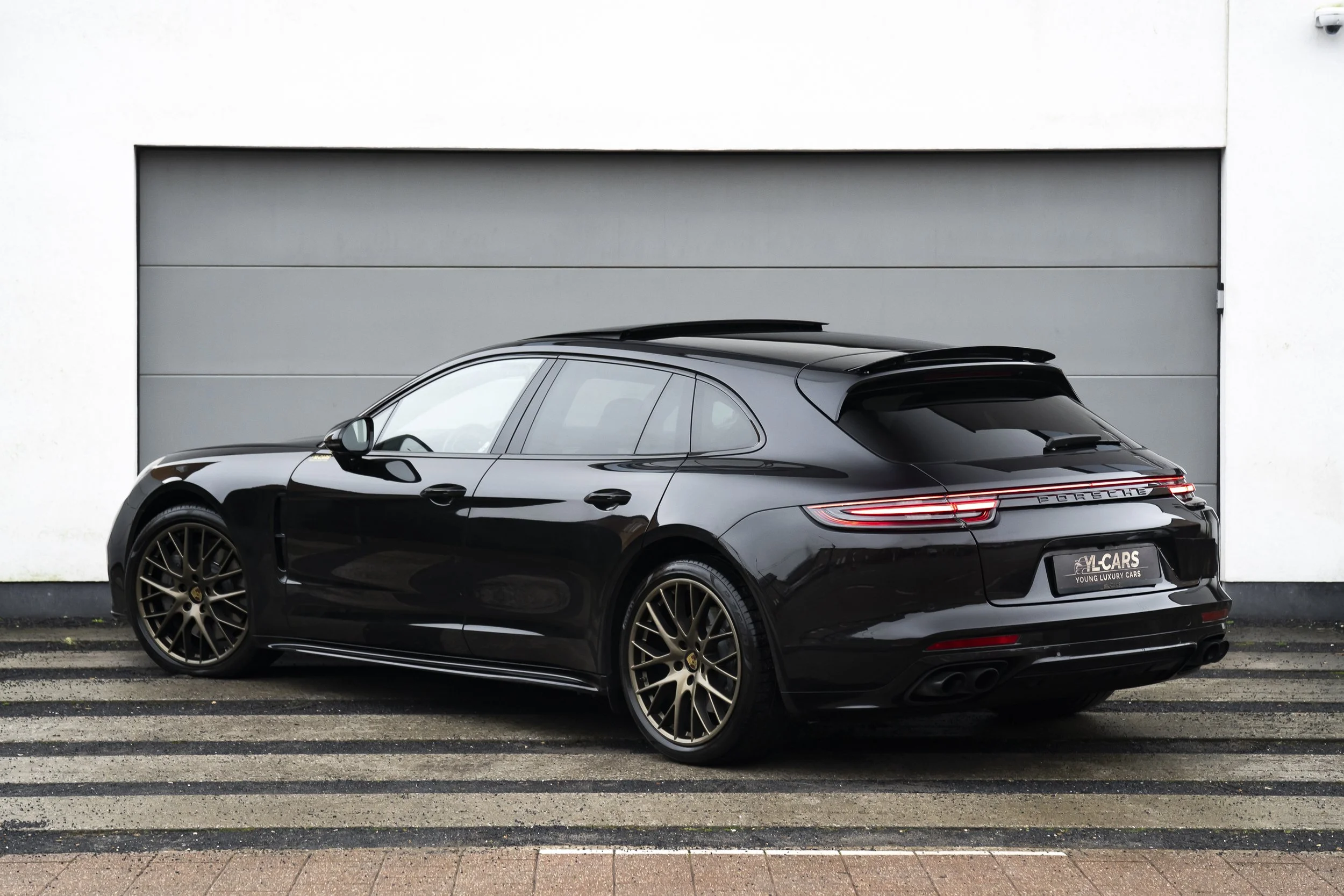 YLC-Porsche- Panamera-4.jpg
