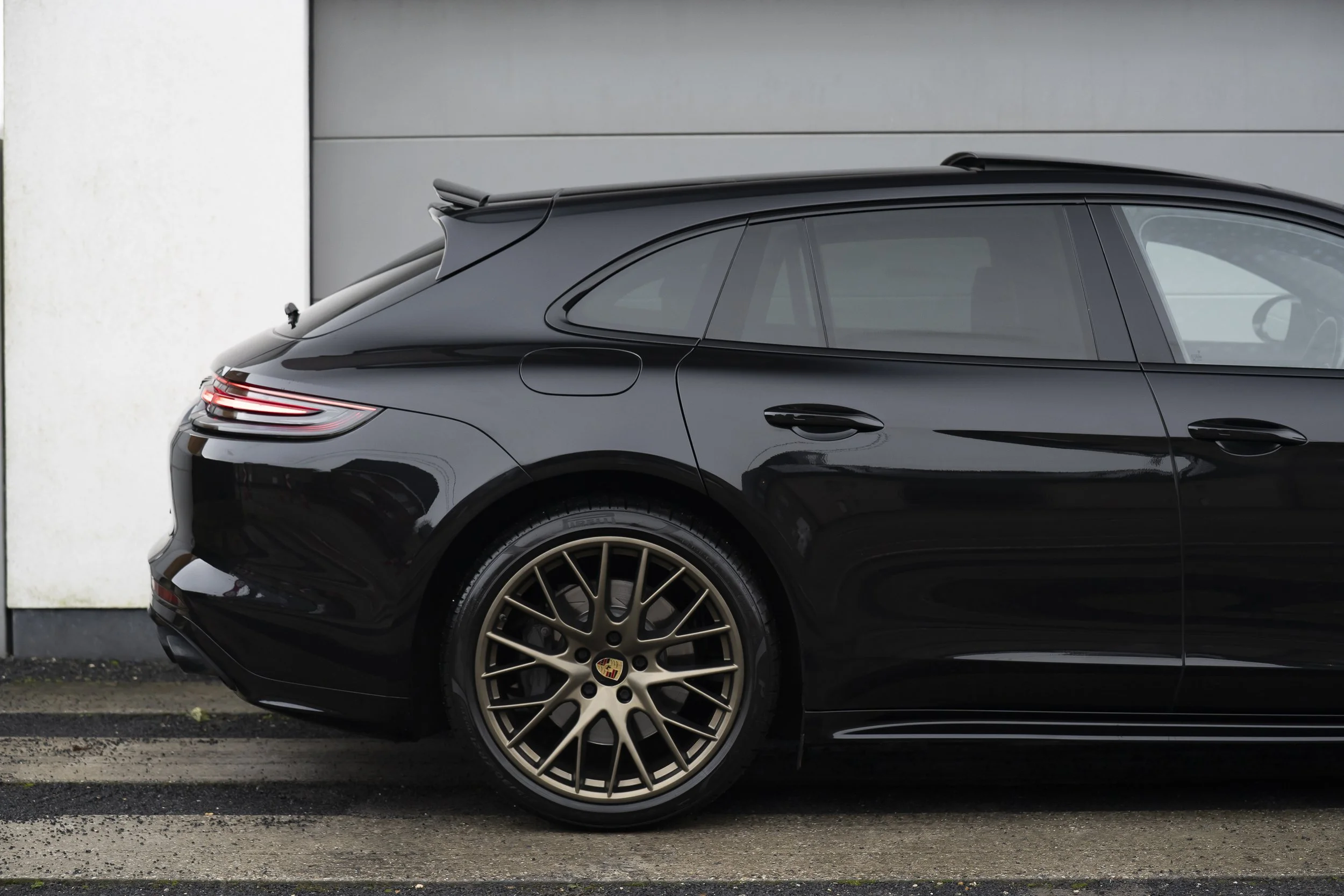 YLC-Porsche- Panamera-9.jpg