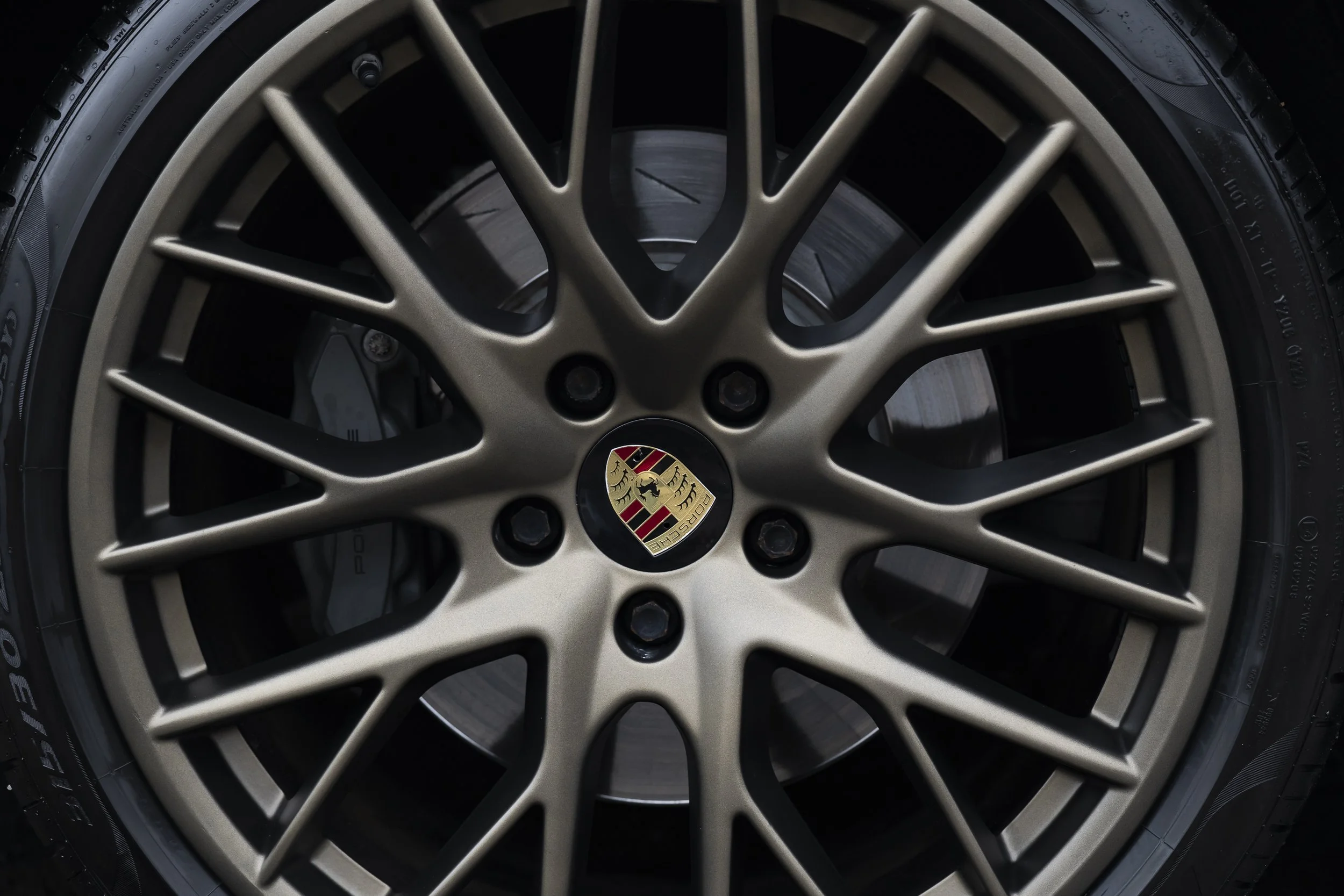 YLC-Porsche- Panamera-13.jpg