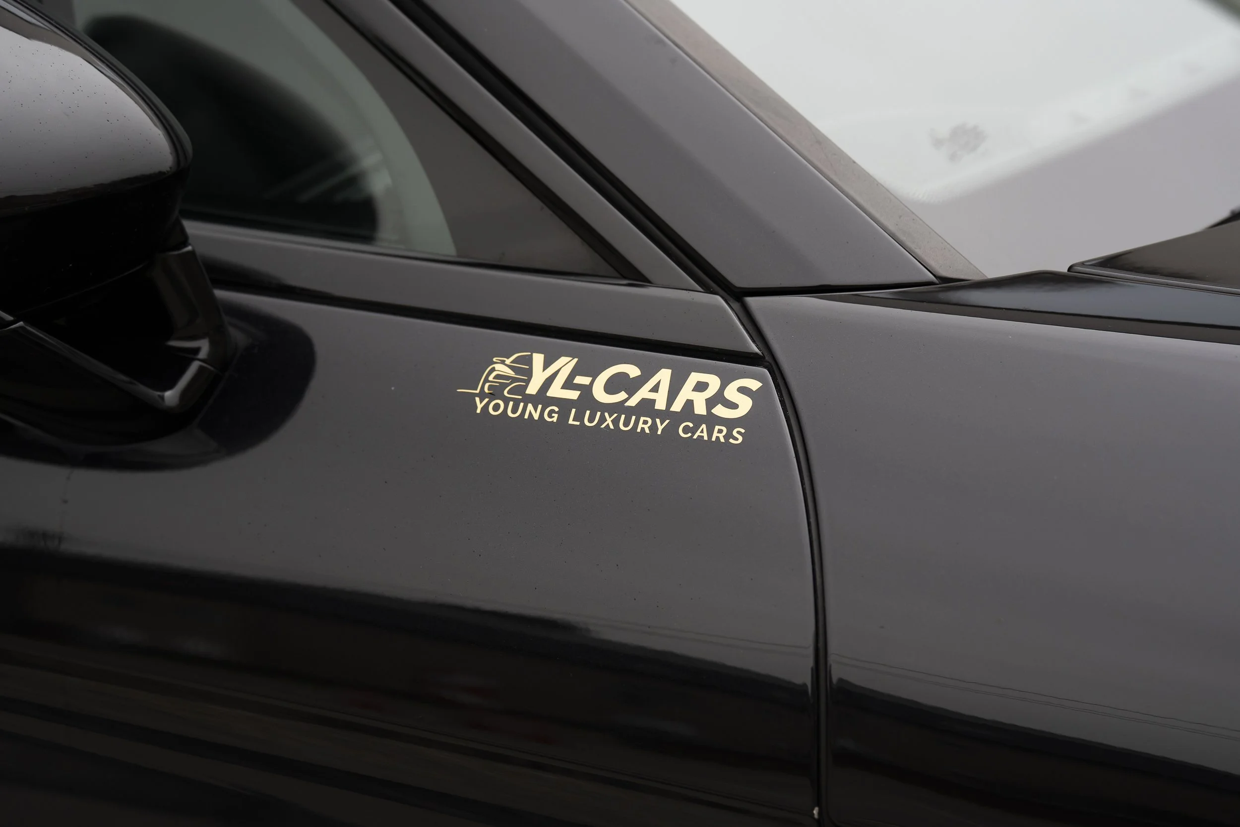 YLC-Porsche- Panamera-18.jpg