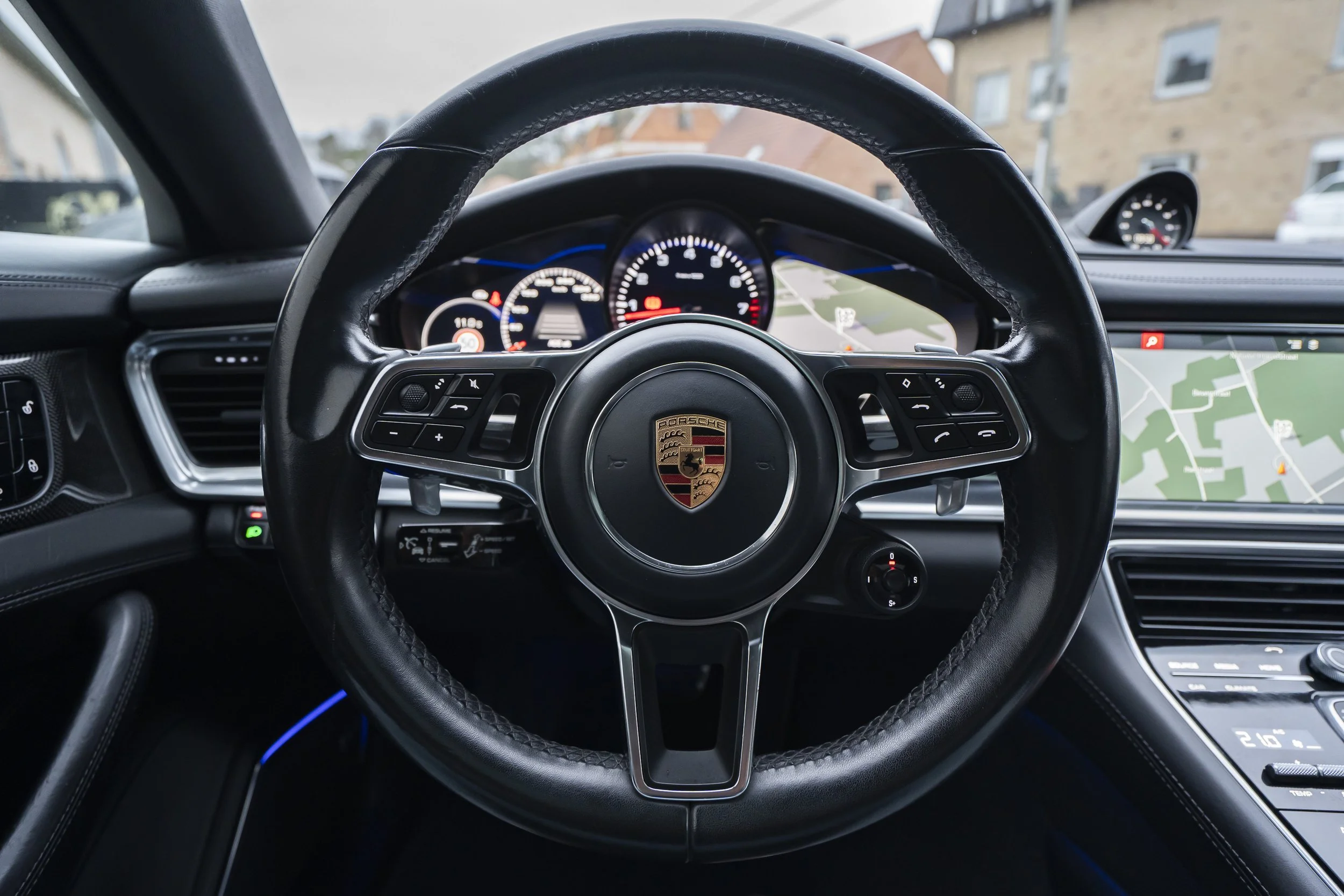 YLC-Porsche- Panamera-29.jpg