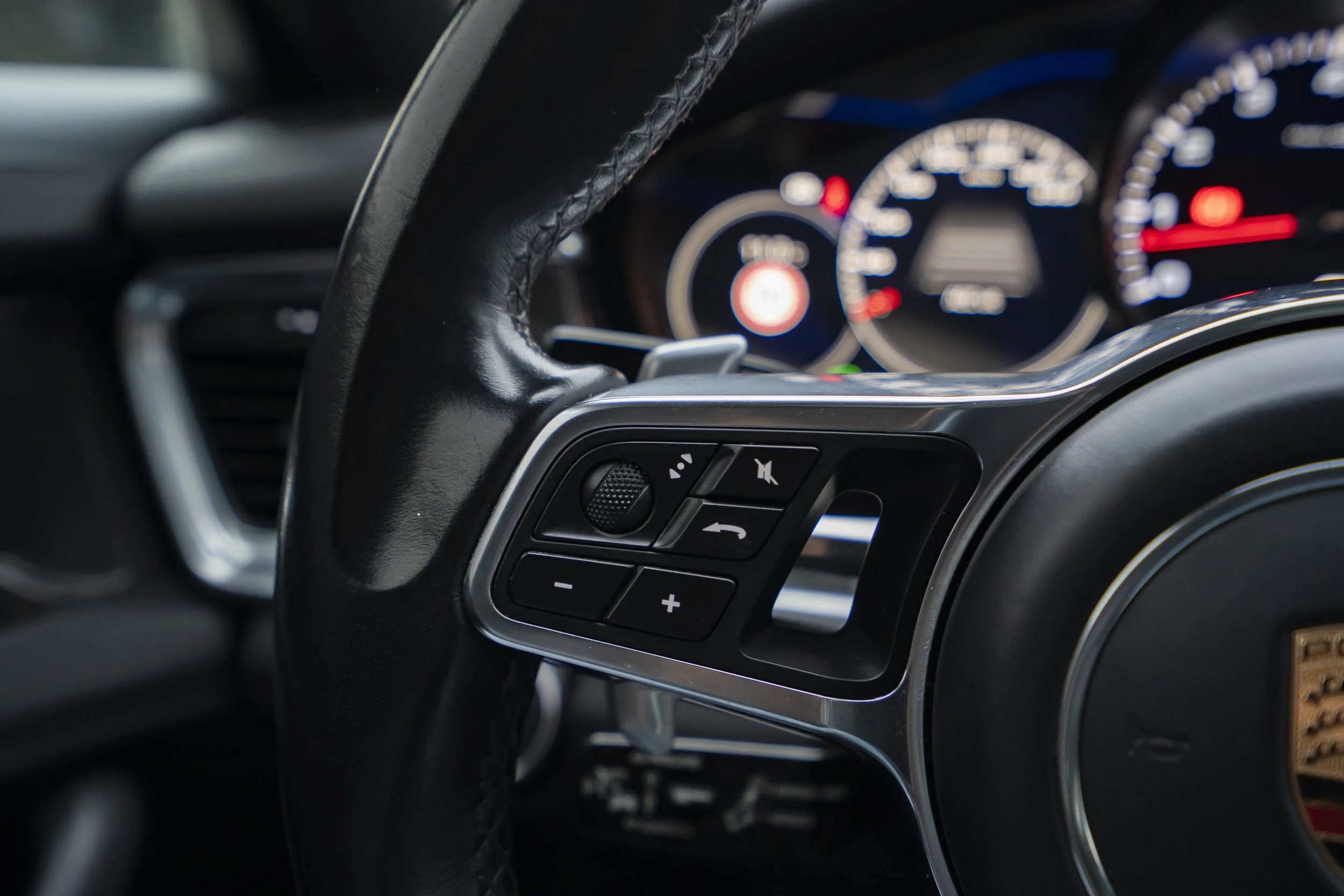 YLC-Porsche- Panamera-31.jpg