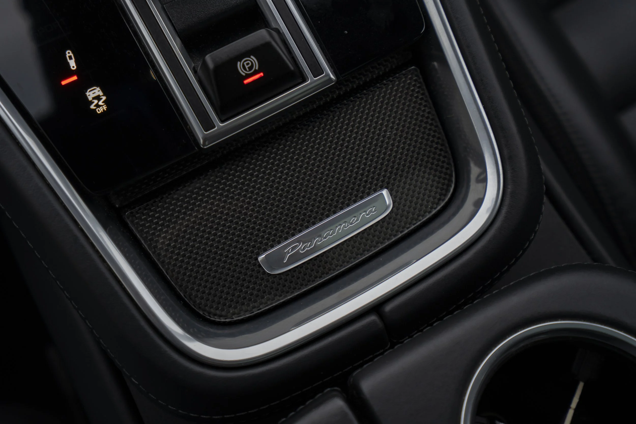 YLC-Porsche- Panamera-37.jpg