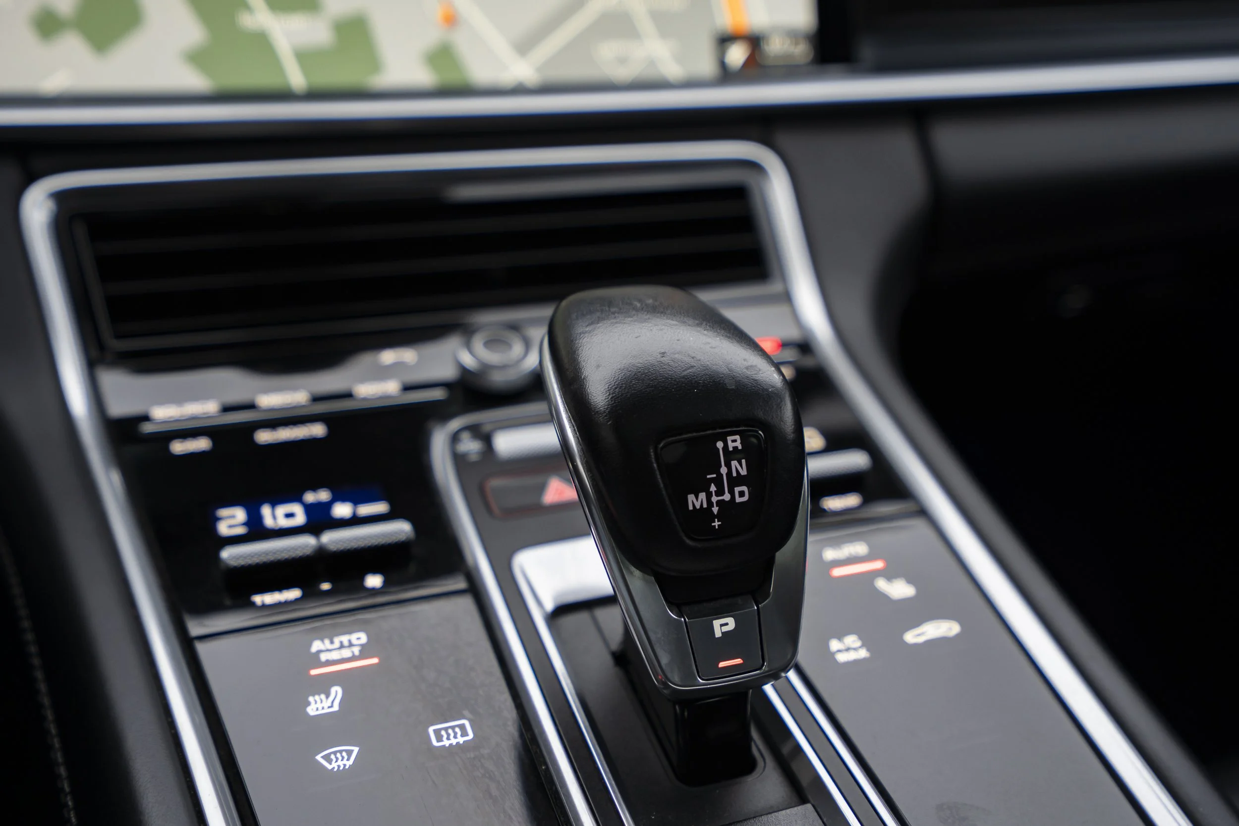 YLC-Porsche- Panamera-38.jpg