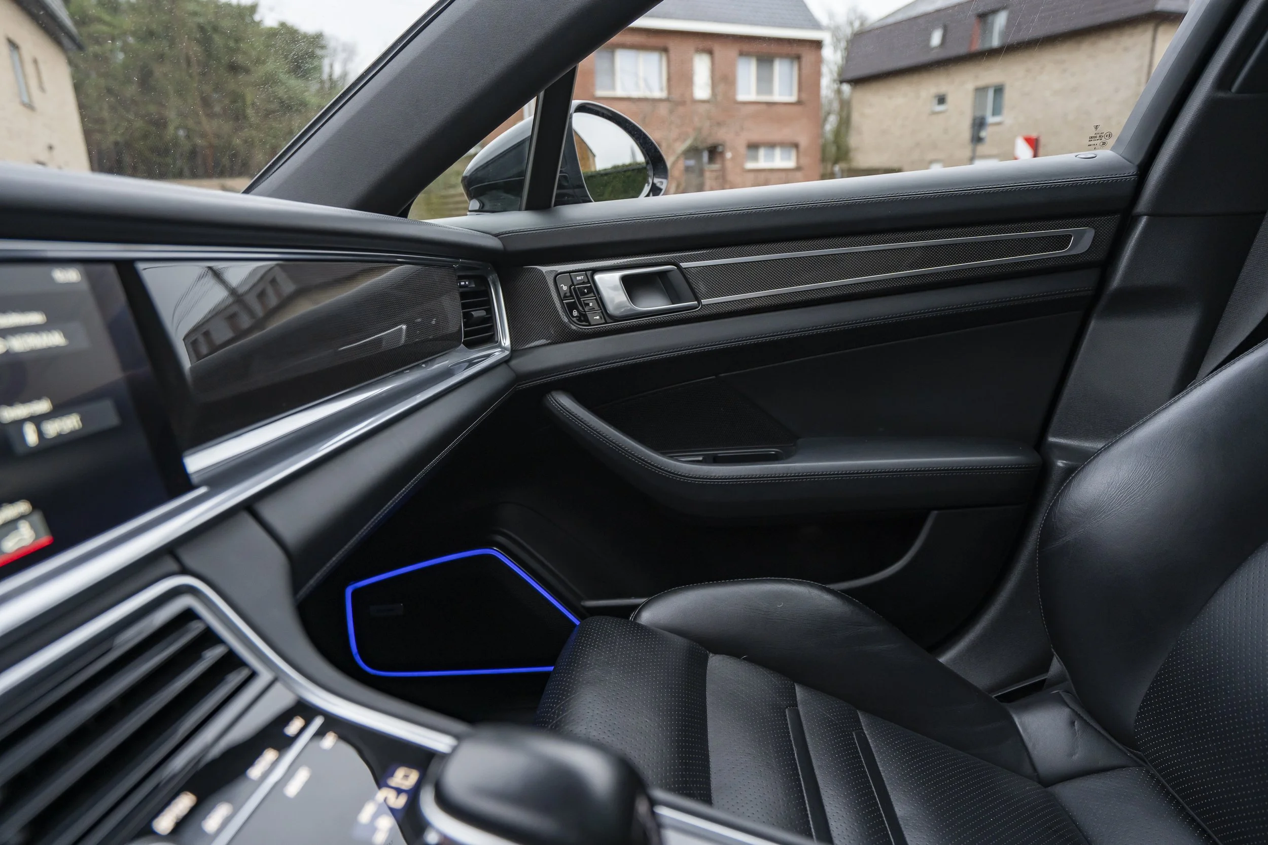 YLC-Porsche- Panamera-41.jpg