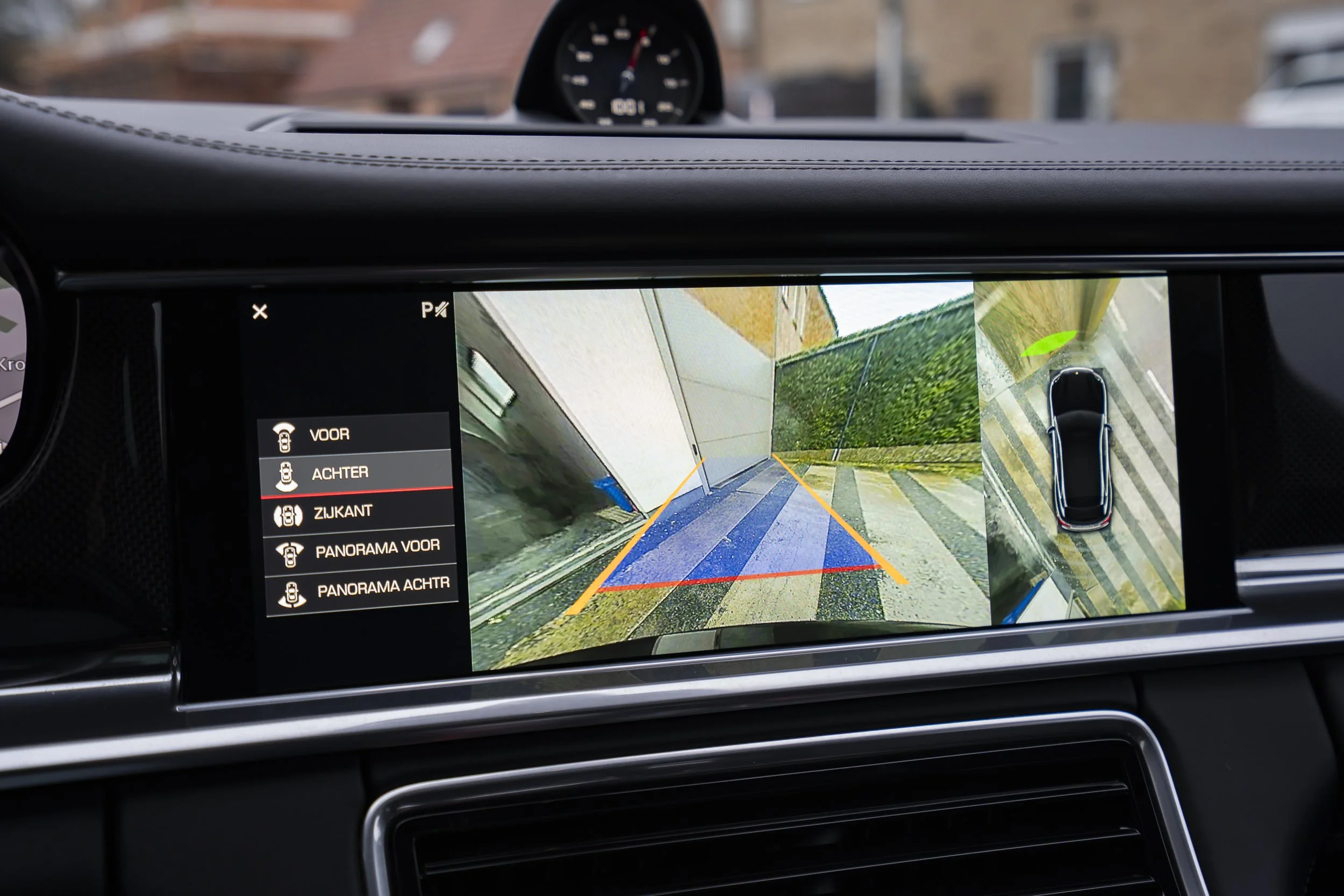 YLC-Porsche- Panamera-43.jpg