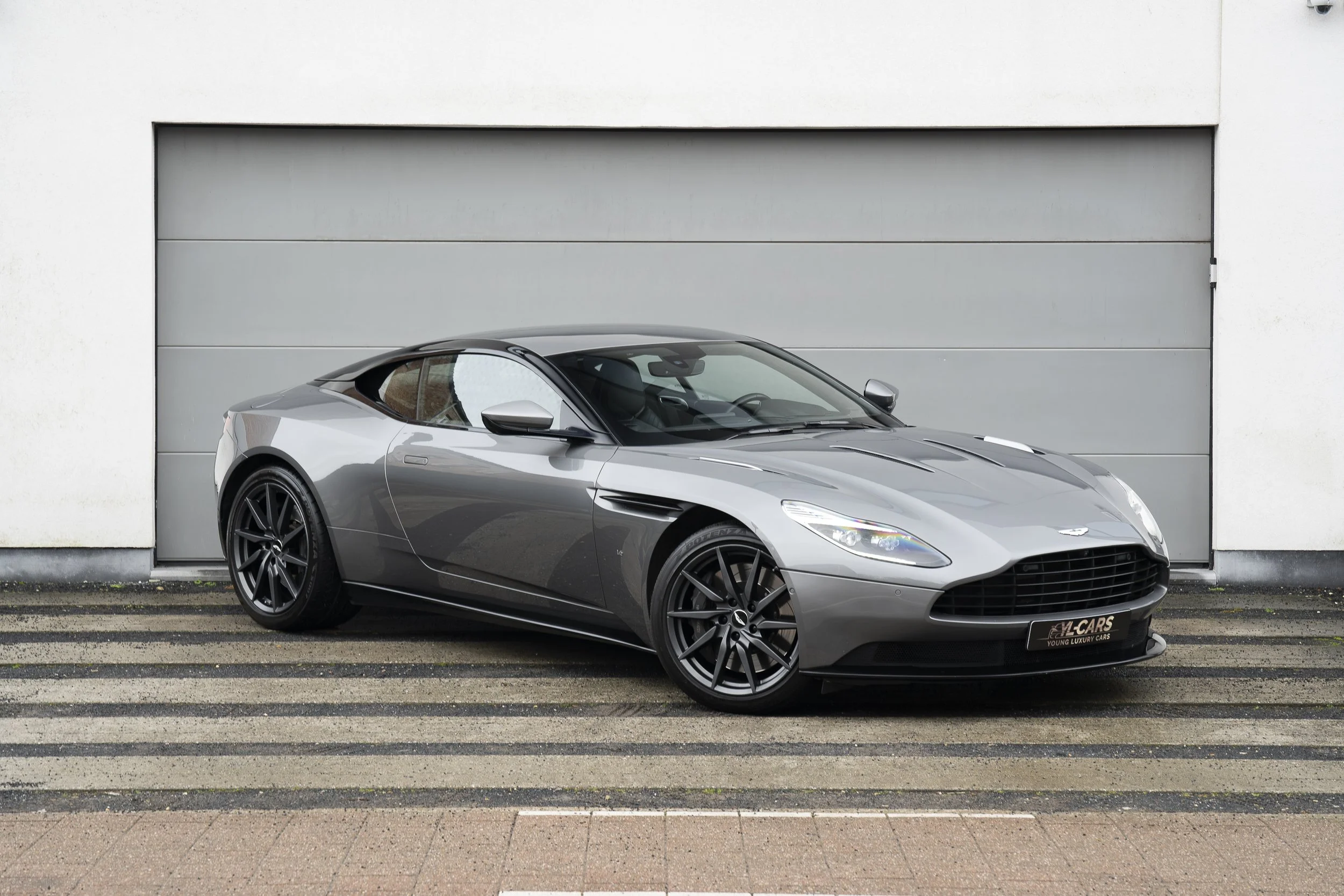 YLC-ASTON-MARTIN-DB11-3.jpg