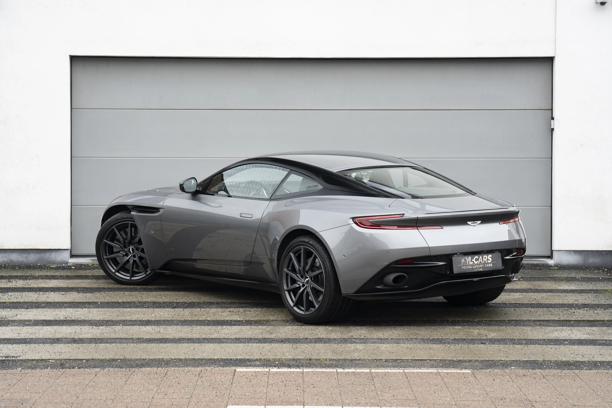 YLC-ASTON-MARTIN-DB11-4.jpg