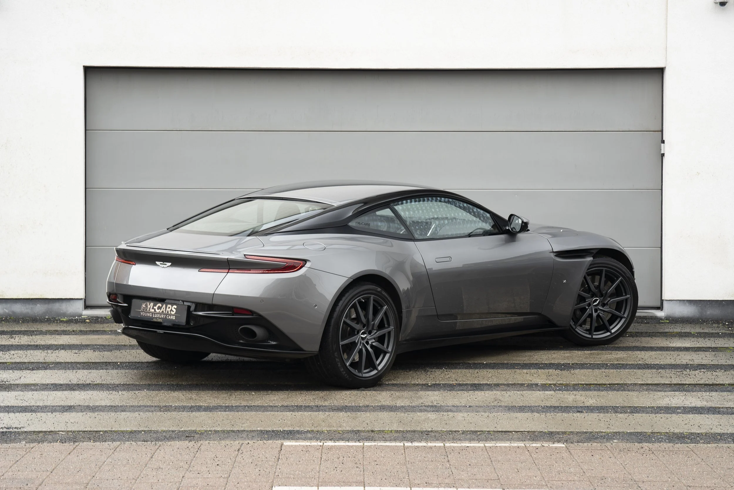 YLC-ASTON-MARTIN-DB11-6.jpg