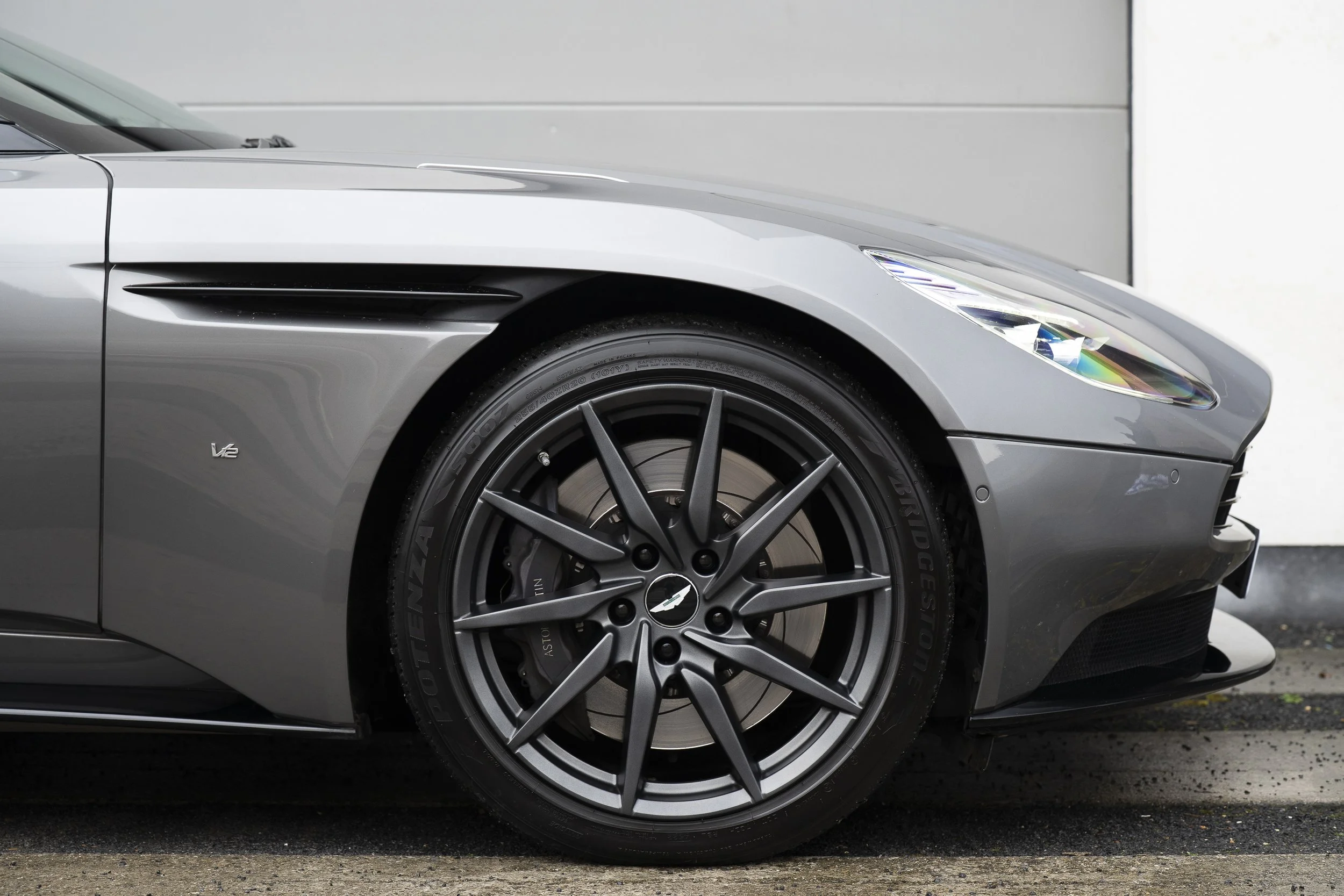 YLC-ASTON-MARTIN-DB11-8.jpg