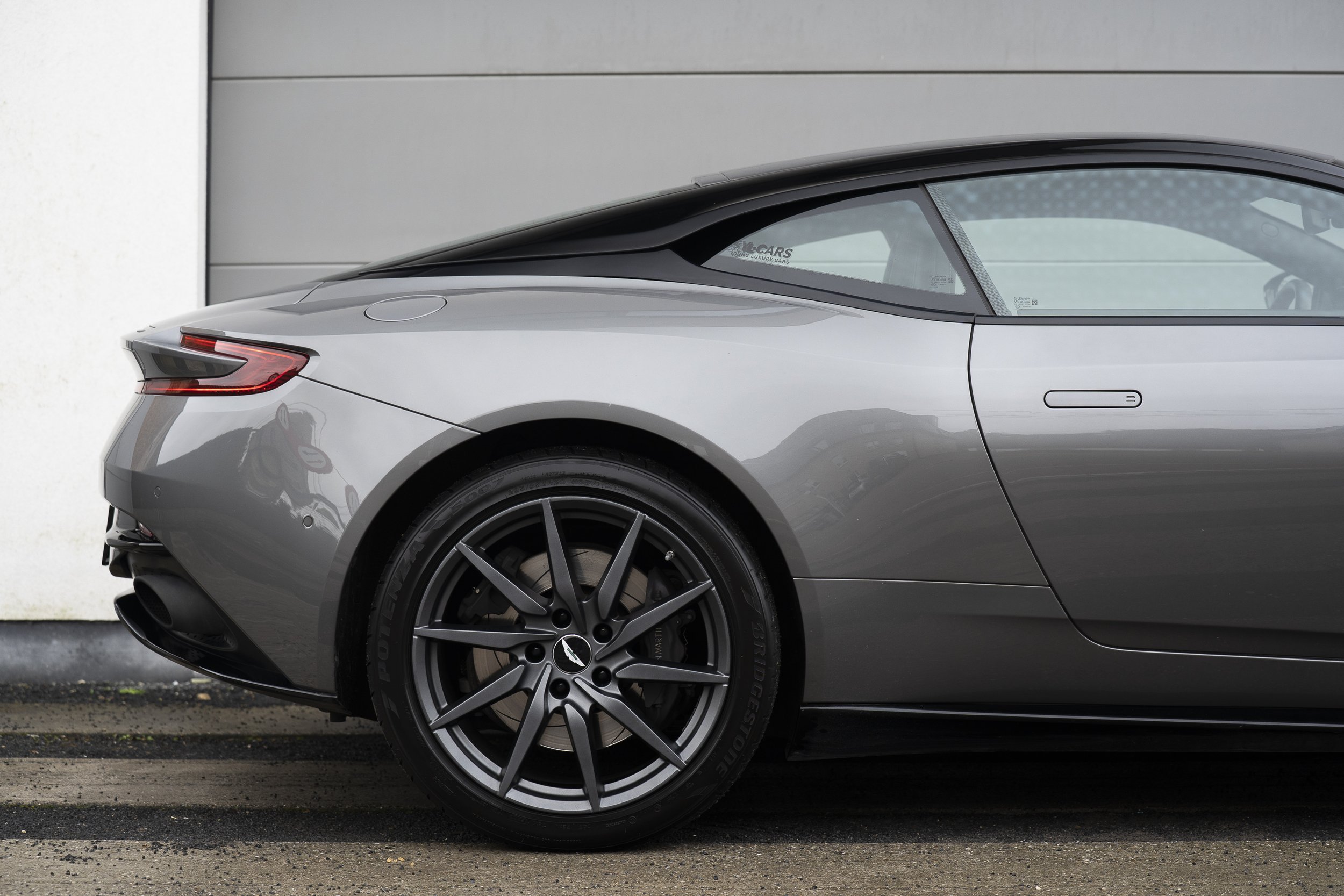 YLC-ASTON-MARTIN-DB11-9.jpg