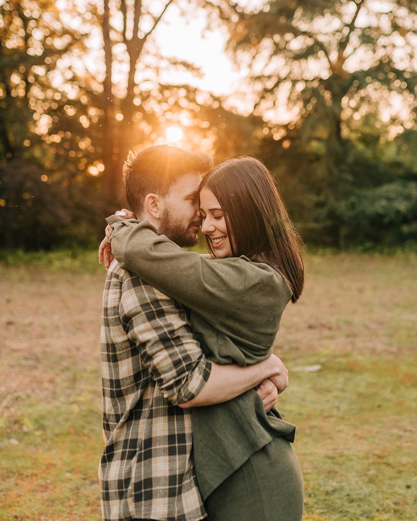 Yesterday evening I met with Jess + Alfie for their pre wedding shoot. Jess is a very talented photographer herself and has been my second shooter at some weddings a few years ago so I was honoured when she got in touch and asked me to photograph her