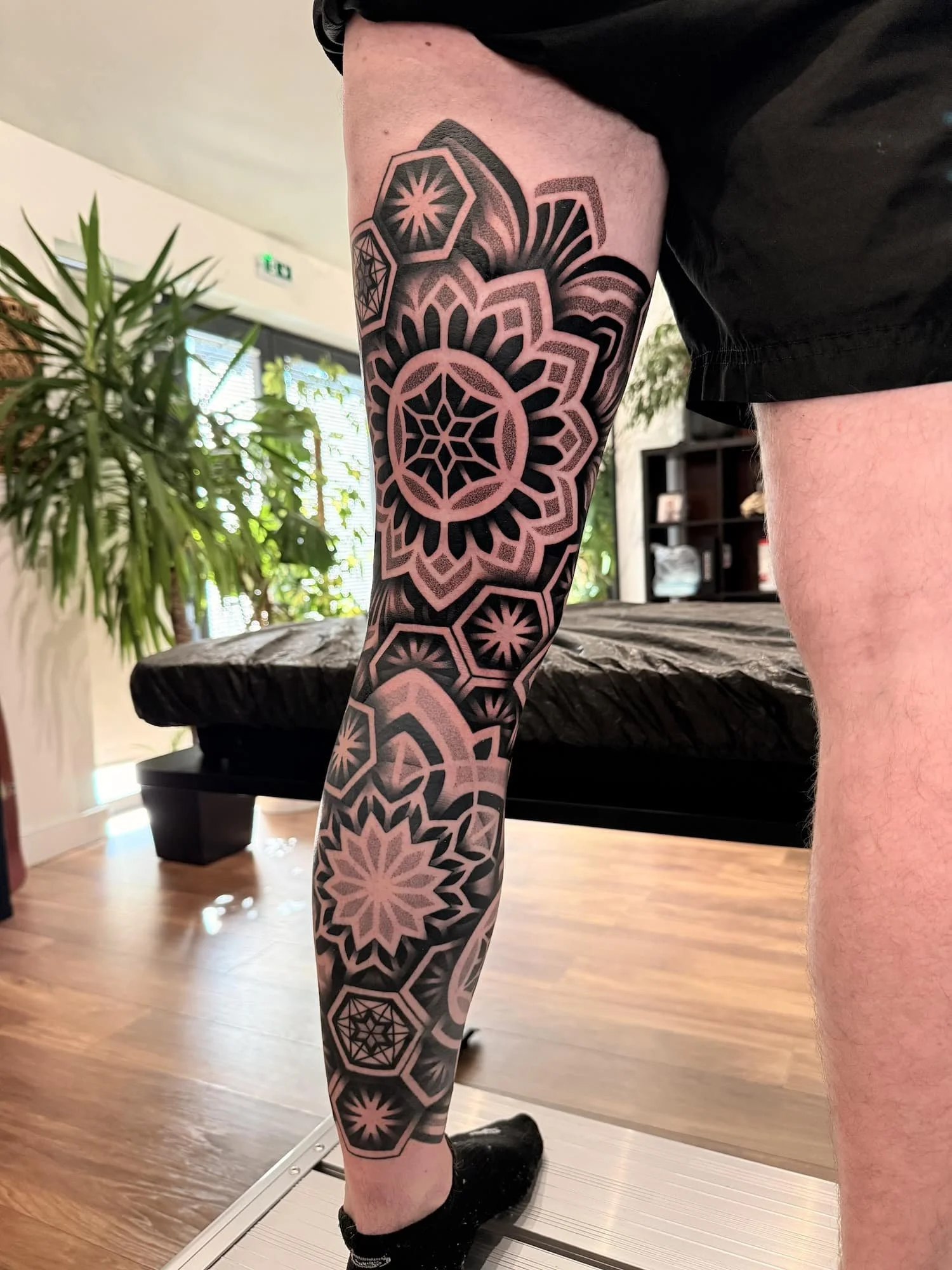 knee-ditch-full-leg-sleeve-devon-uk-custom-tattoo-ideas.jpg