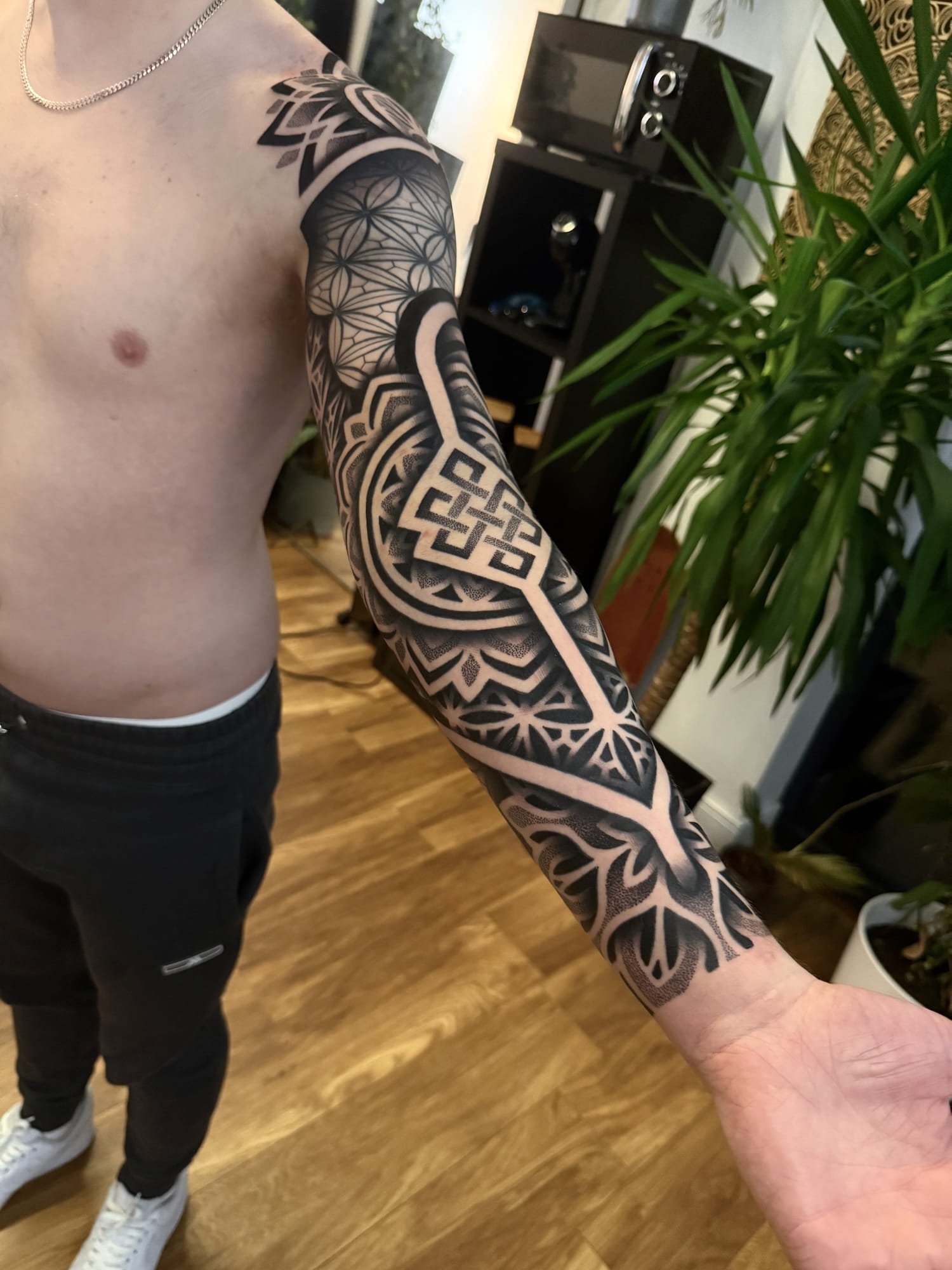 never-ending-knot-geometric-full-sleeve-devon-uk-custom-tattoo-ideas.jpg