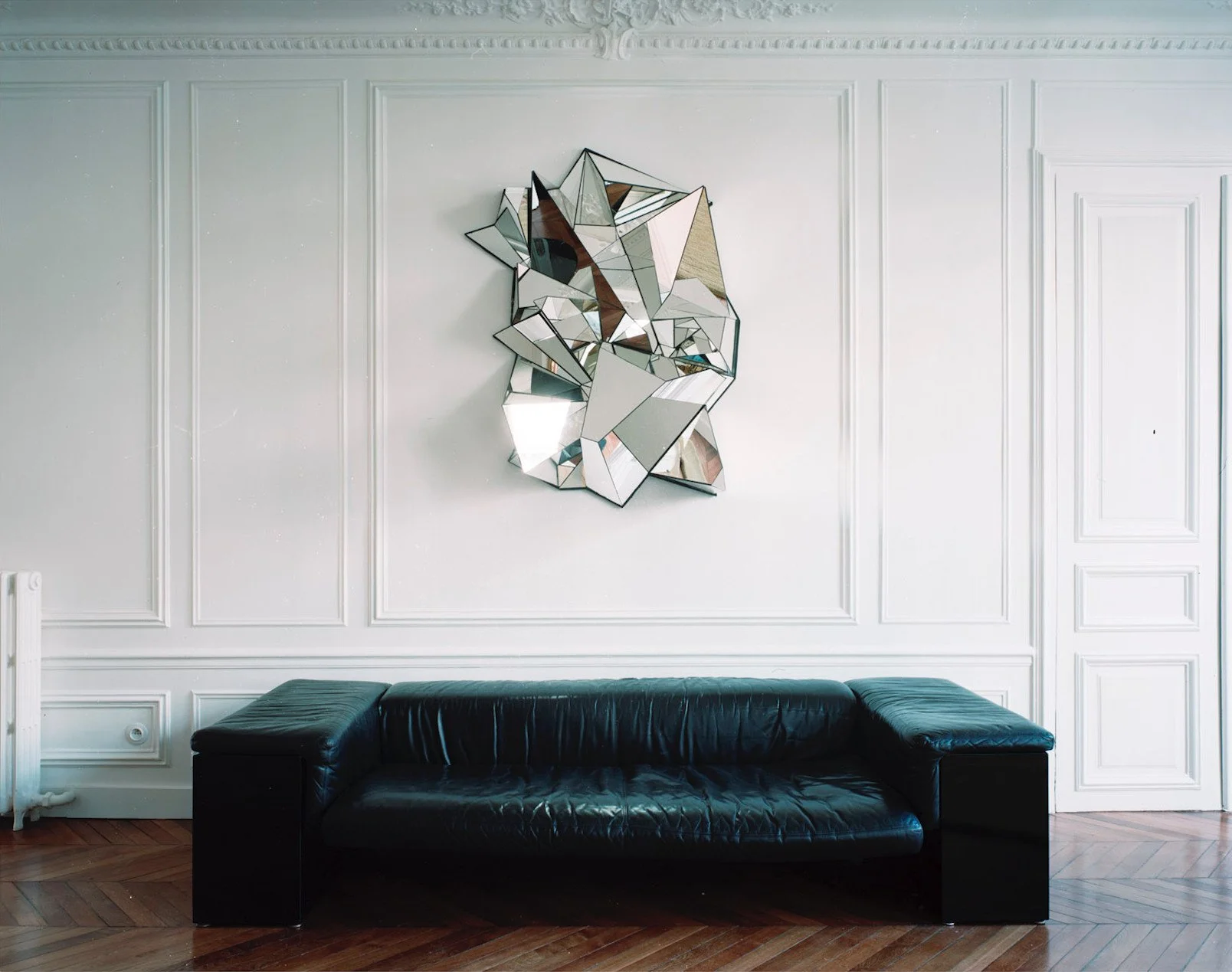 Froissé 
2008
Mirror on wood
140 x 100 x 45 cm