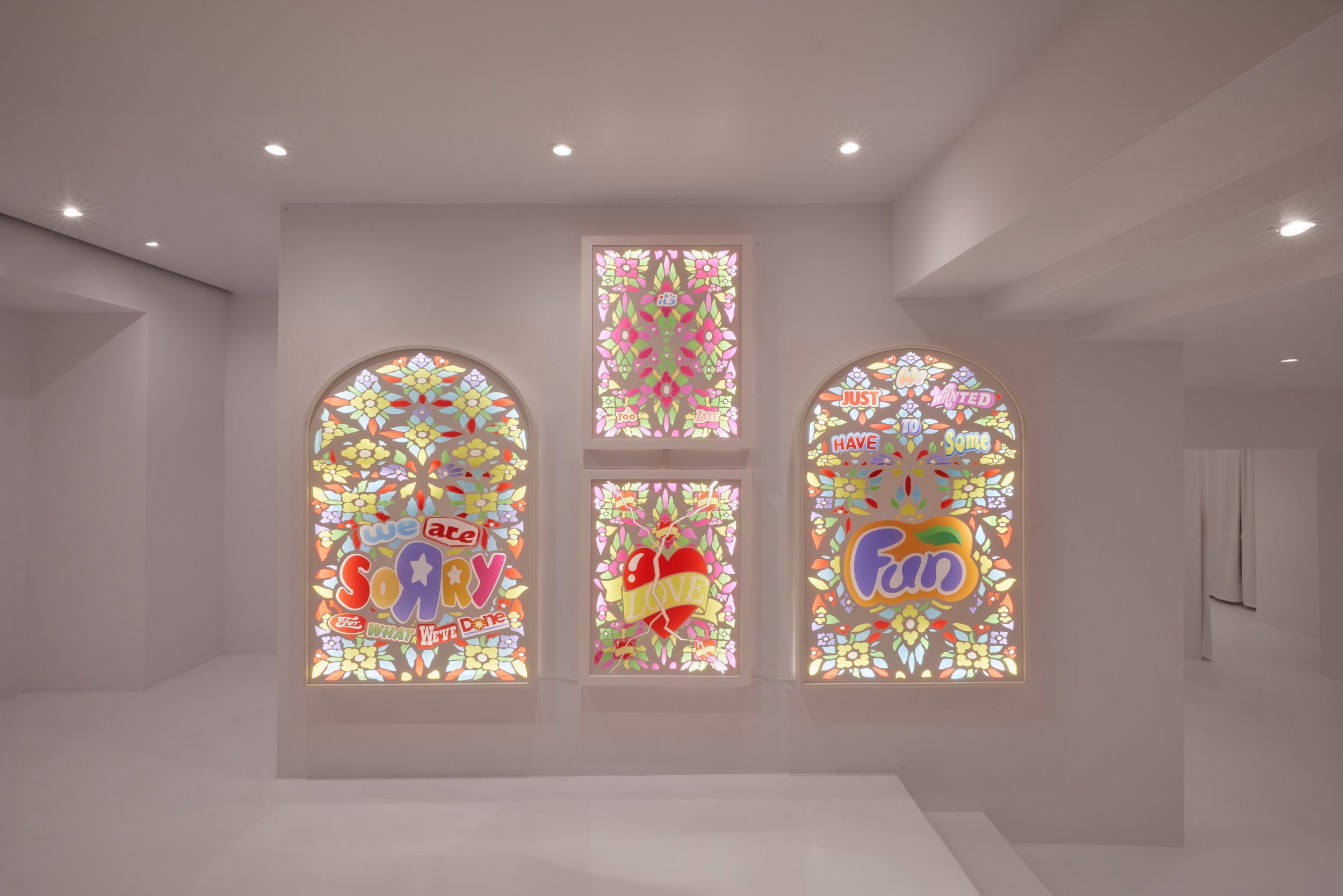 View of the gallery
We are so sorry, 2024
led lights, paper polyurethane and painted acrylic sheet (4 pieces)
(2) 80 x 140 cm, (2) 56 x 84 cm