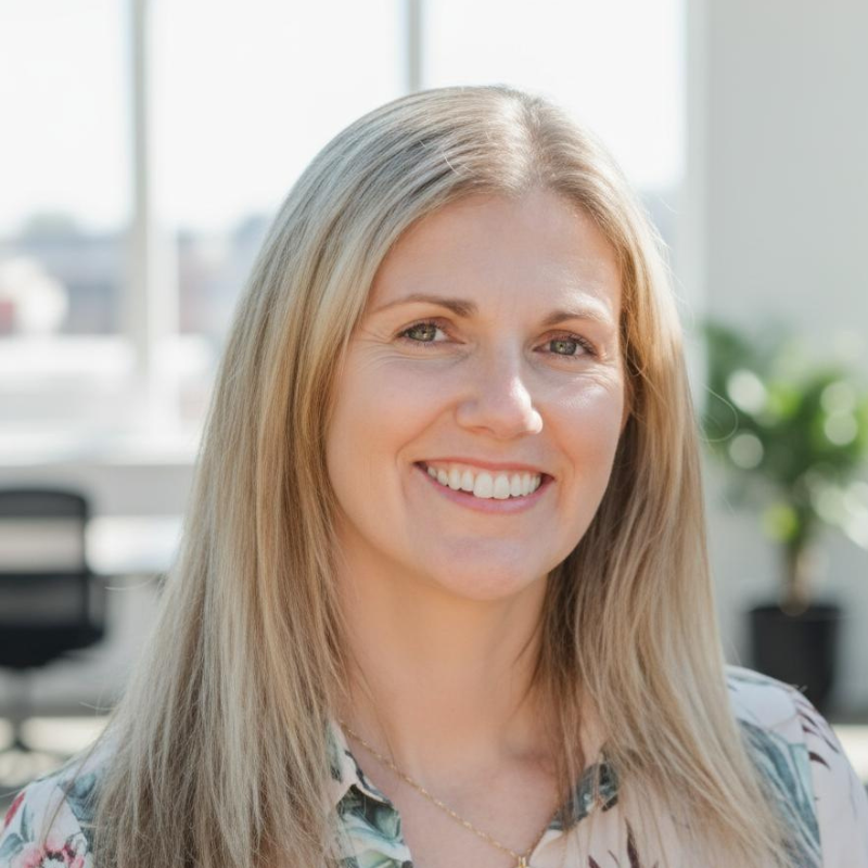 Professional headshot of child sleep coach at Midnight Mentor