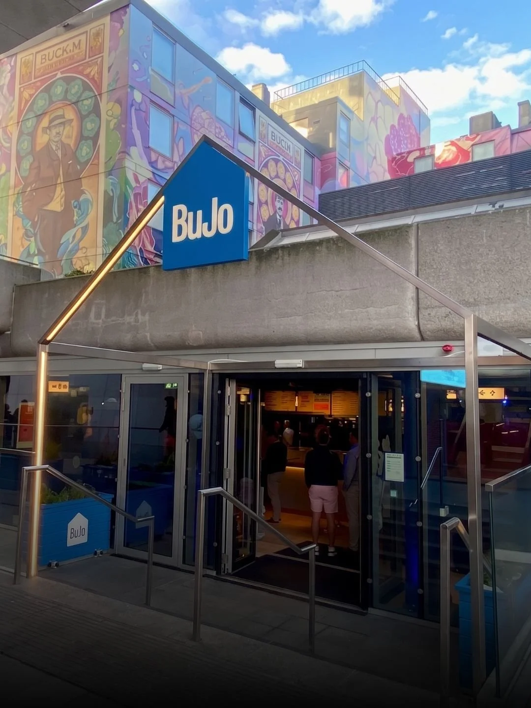 Bujo, Central Plaza, Dublin