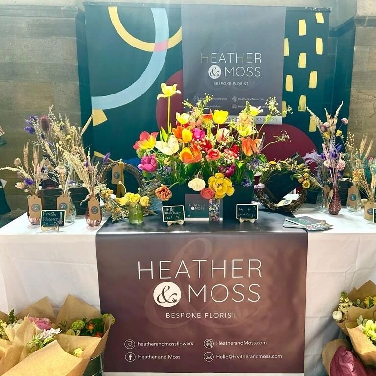 Down at the Craft and Flea in Left Bank in Leeds. Beautiful day and there's a bar! Some fabulous stalls. Come down and say hi, just a few bouquets left! #craftandflealeeds #thecraftandflea #heatherandmoss #heatherandmossflowers #shopsmall  #bankholid