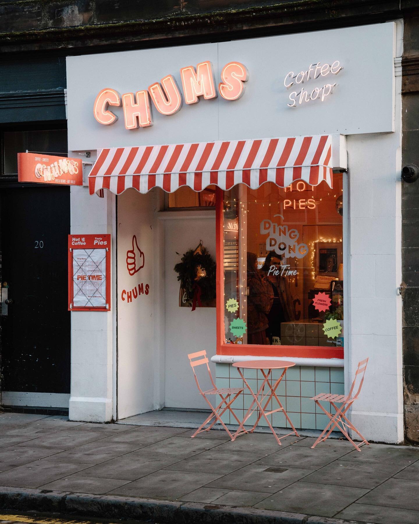 @the_shopkeepers You will love this one. @chums_leith has an equally amazing and vibrant interior much like their eye catching front. Inside they serve up delicious pies, cakes and coffee and I can confirm their mac and cheese pies were particularly 