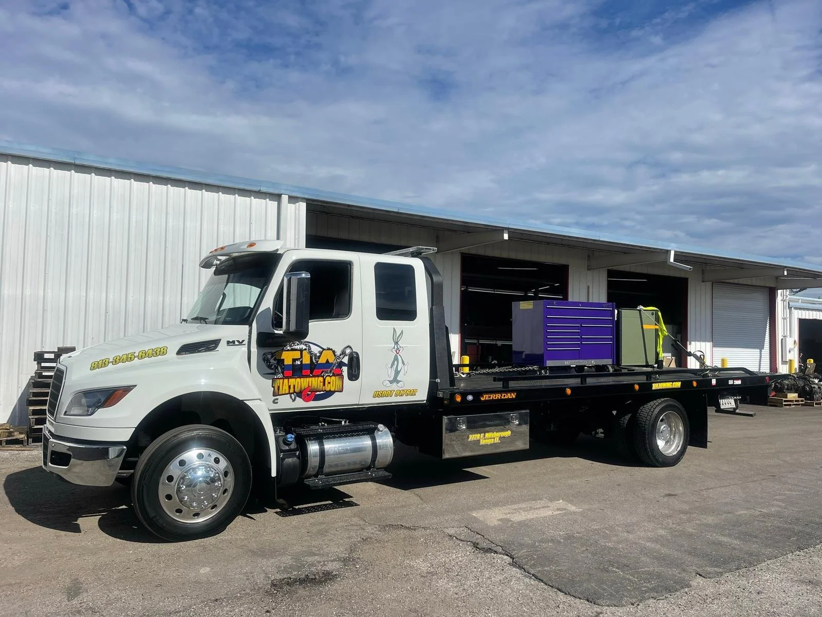 Tia Transport & Towing