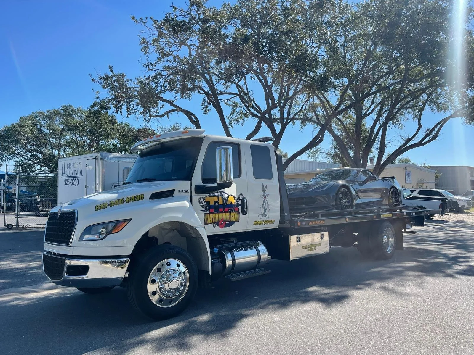 Tia Transport & Towing