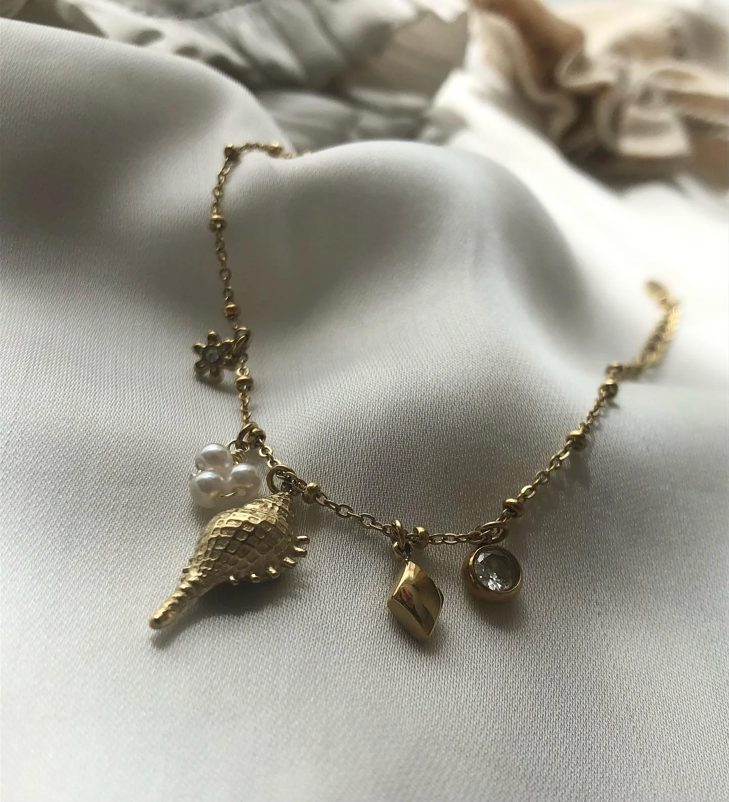 Sounds of the ocean bracelet 🌊 
www.azira.co.uk