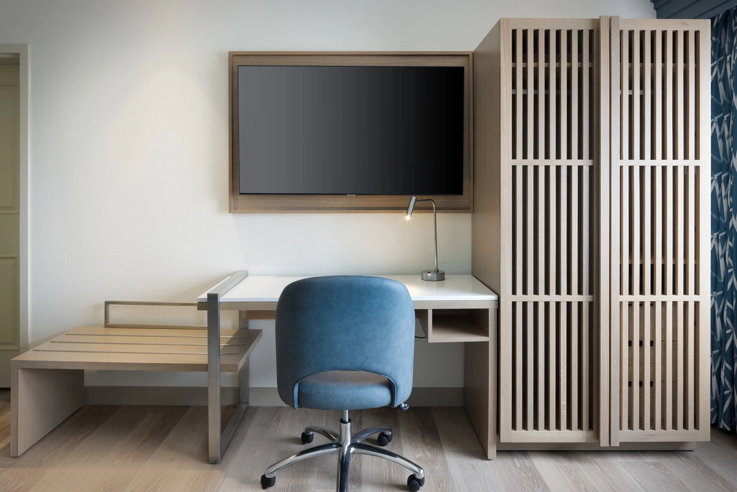 VPSCY_KSTE_Room_545_King_Suite_2251.jpg