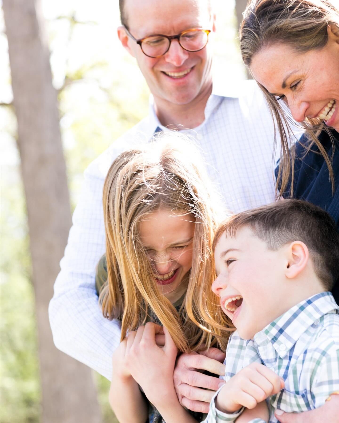 I love these little moments of real, unscripted joy that shine through during photo sessions. 
Moments like these are why I do what I do what I do. ❤️