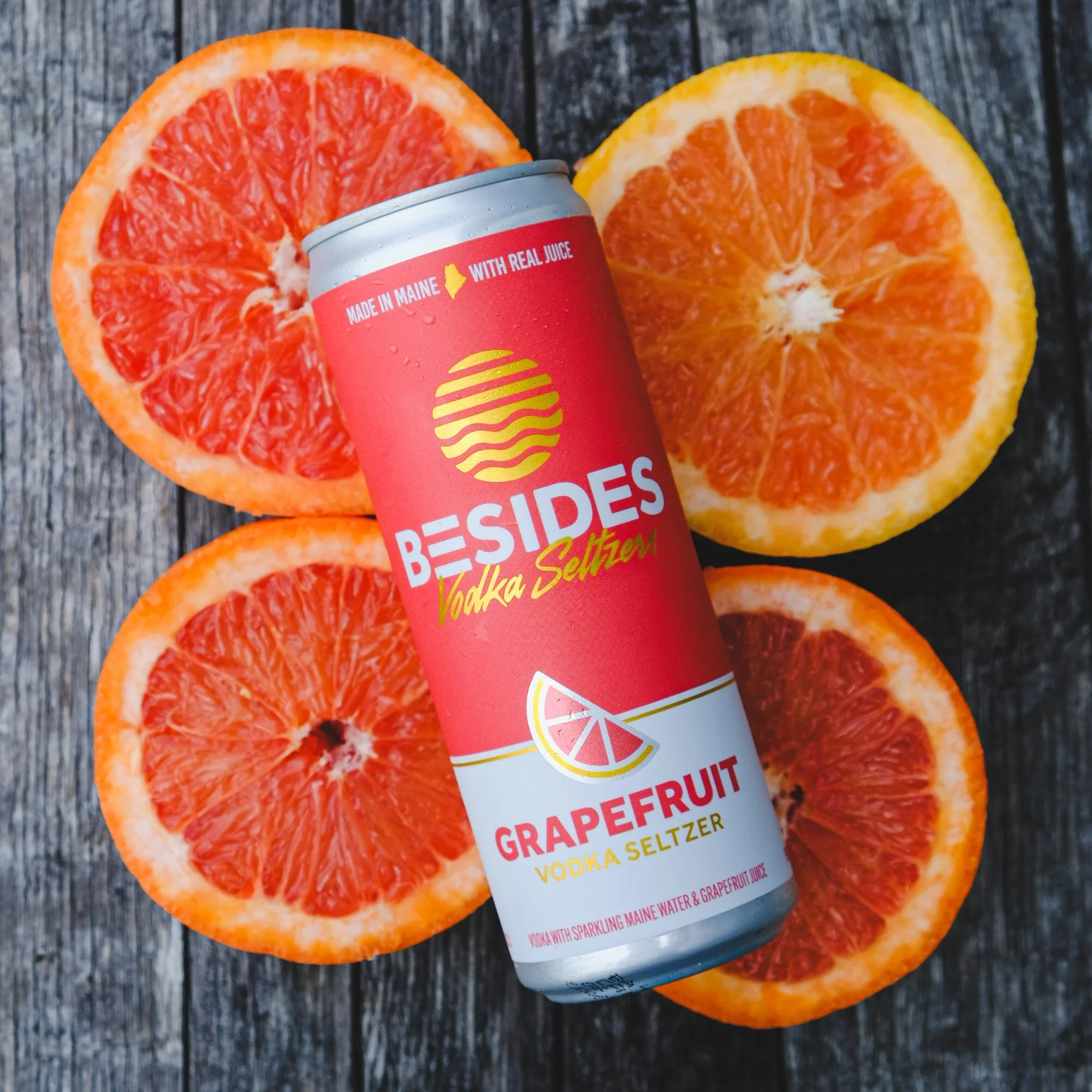 Grapefruit Vodka Soda can with grapefruit slices