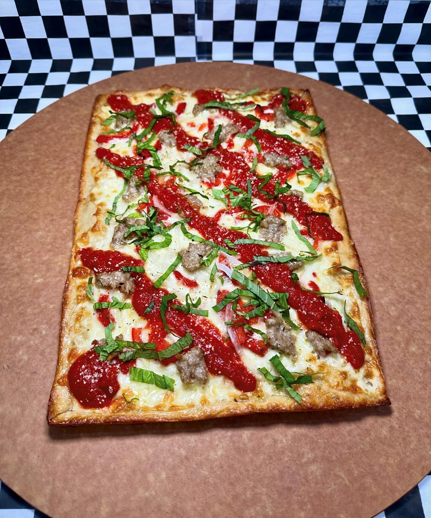 One of our favorite styles of pizza is the Grandma Style &hearts;️. The crunch of the crust, the chew in the center, &amp; the sauce on top&hellip;.🤤. If you&rsquo;ve never had it, give it a shot&hellip;.it&rsquo;s made with the same dough as our Ro