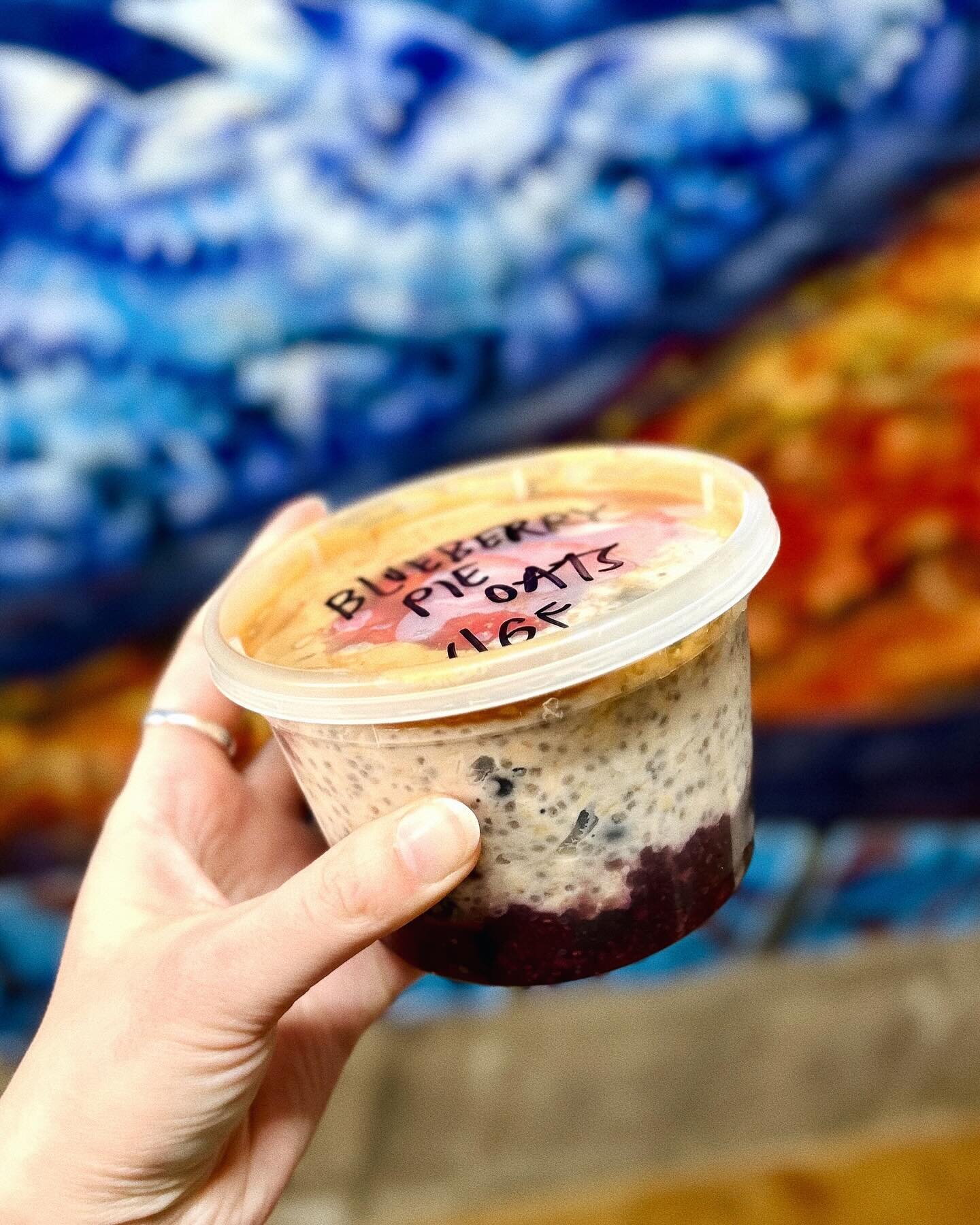 Grab and go offerings are BACK this week! 

Pictured first are the overnight oats, featuring a base of @houseflyvictuals jam, topped with oats, blueberries, walnuts, peanut butter, and strawberries 🍓 (v/gf)

Next up&hellip;we have soup! It is a vegg