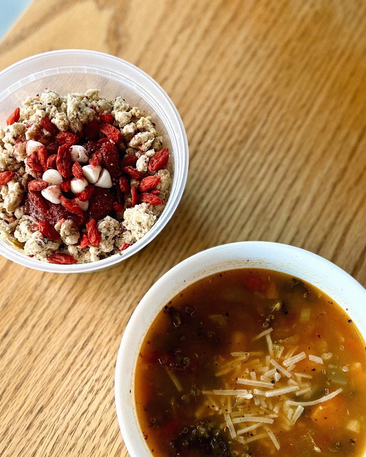 Grab and go offerings are ready to go for the weekend! Here&rsquo;s what we&rsquo;ve got: 

-Matcha and goji berry oats topped with granola and @houseflyvictuals strawberry lavender jam 
-Winter minestrone with quinoa (vegan without parm topping)