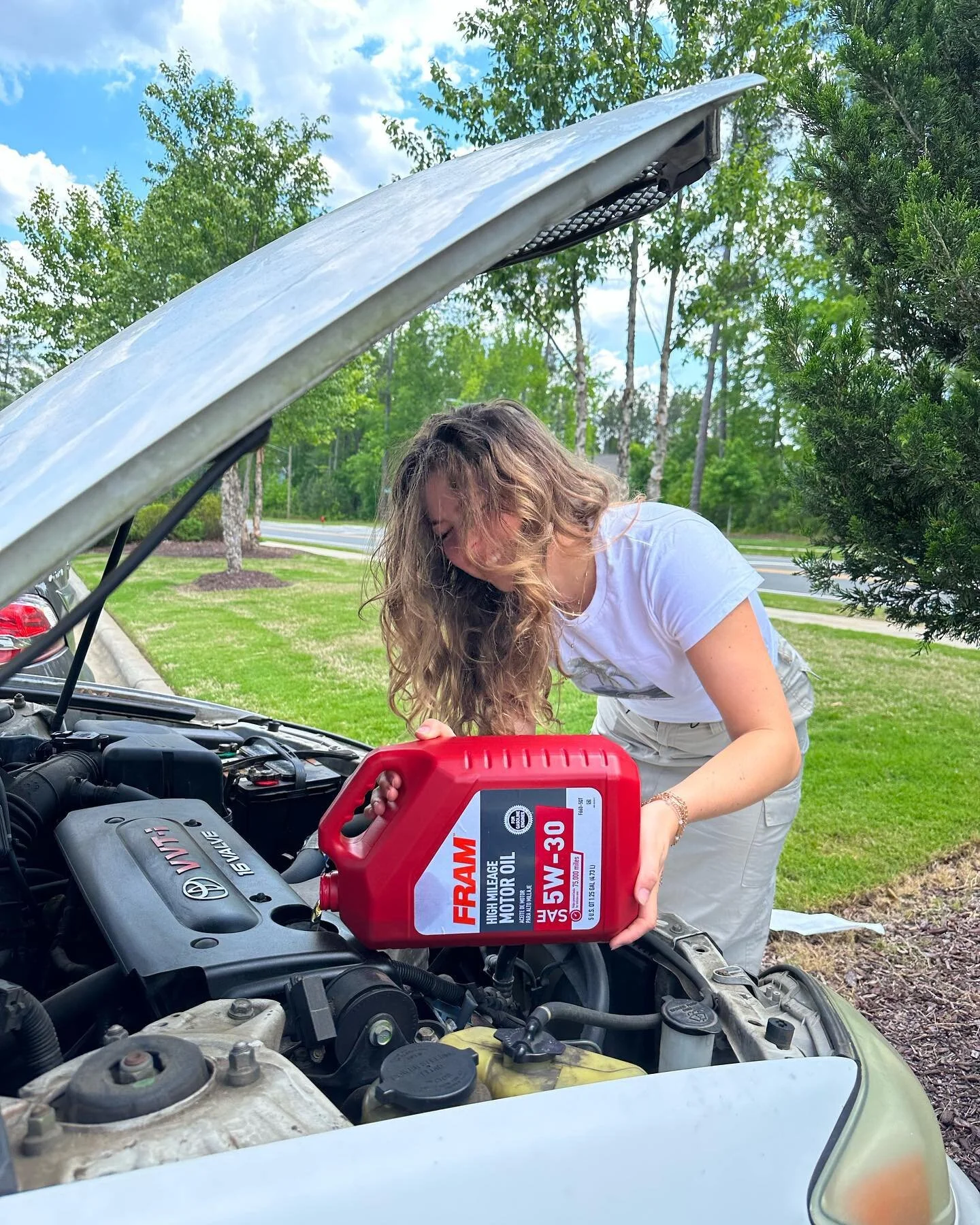 officially back home, and I&rsquo;ve got some cute captured moments to commemorate it: 

1. &ldquo;one sec I need to fill up my oil&rdquo; (this month&rsquo;s occurance captured by @sav.coble &mdash; kinda looks like an ad and I&rsquo;m into it?)
2. 