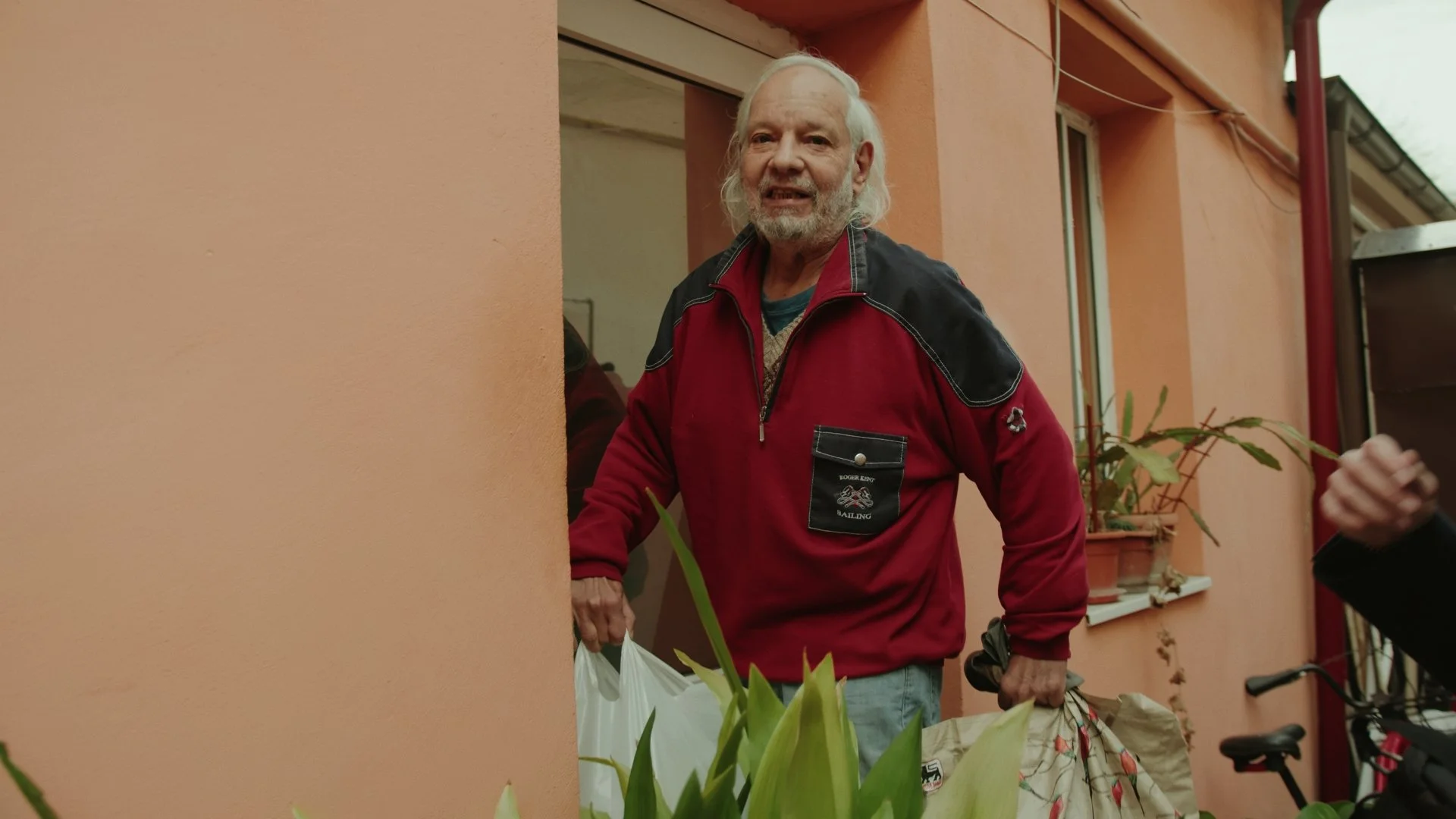 Stills from the film "Trapped in his own movie"