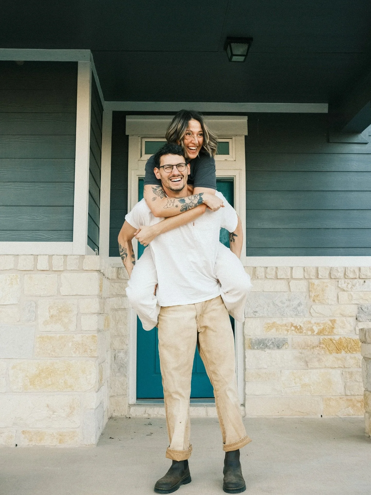 idk who needs to hear this but no one ever told me that you can, in fact, be a full time artist and buy a house 🎉🔑

#homeowners