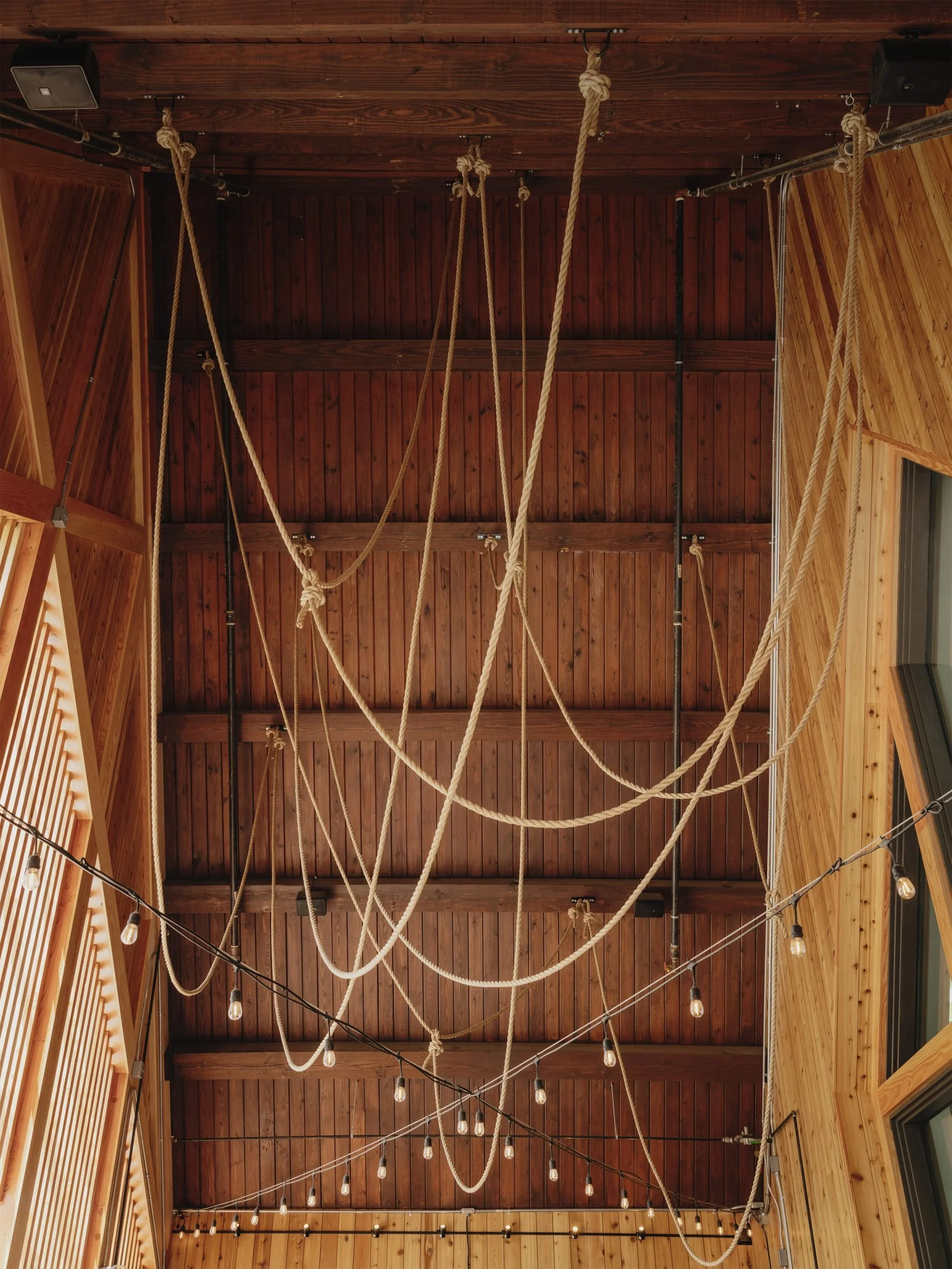 michael-hsu-loro-heights-asian-smokehouse-texas_dezeen_2364_col_12-scaled.jpg