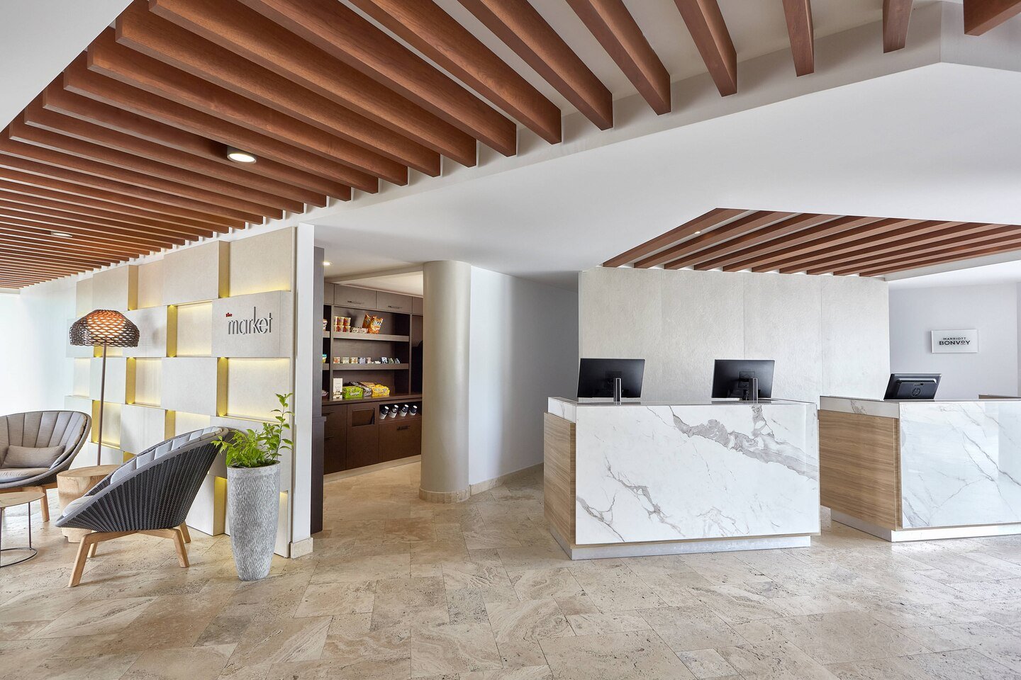 auacy-lobby-4706-hor-clsc.jpg
