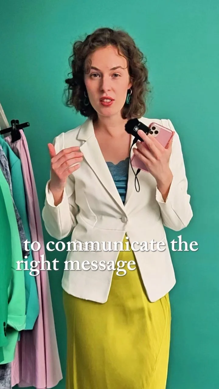 How do I actually work with color?
- color-analysis helps with styling + finding the right branding colors
- I rework your branding colors
Curious to know more about Editorial Branding? I work both for entrepreneurs and companies. Reach out to me f