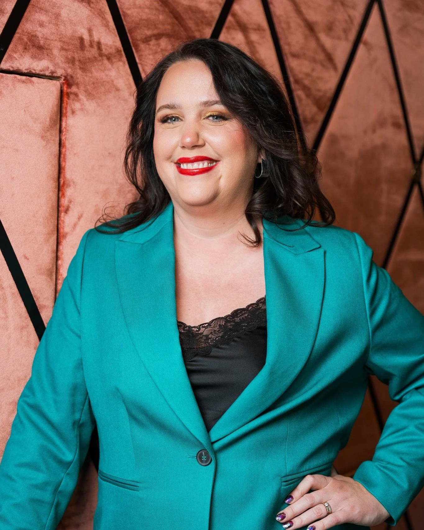 Some people build a business around proven methods.
Others reinvent the wheel and create something entirely new.
Shaena @tjena_wing_people is the latter.
She built her business on a simple yet powerful idea: one introduction at the right moment ca