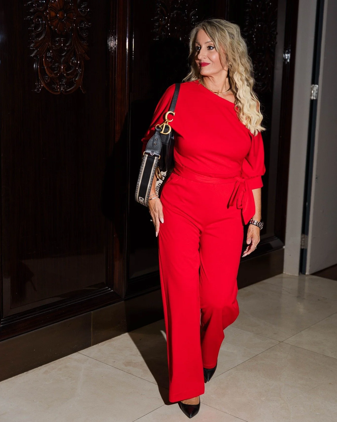 Recently I was in Berlin to photograph an amazing CEO

During the visual coaching call, I learned that she is a real people person, is very mission-driven and is sensitive (an overlooked skill in business if you ask me!)

I tried to show all the diff