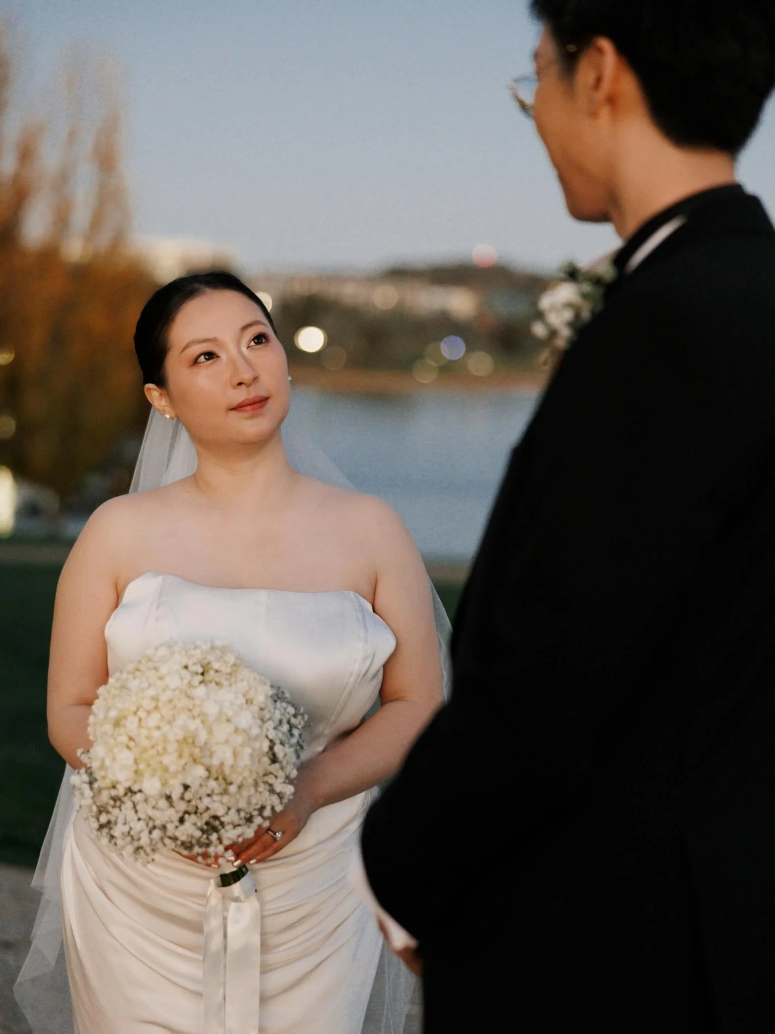 Quiet vows, happy tears, and a love that speaks for itself.

R &amp; D 🤍

.
.
.
.

#canberraweddingphotographer
#canberrawedding
#canberrabride
#australiaweddings #悉尼婚礼摄影师