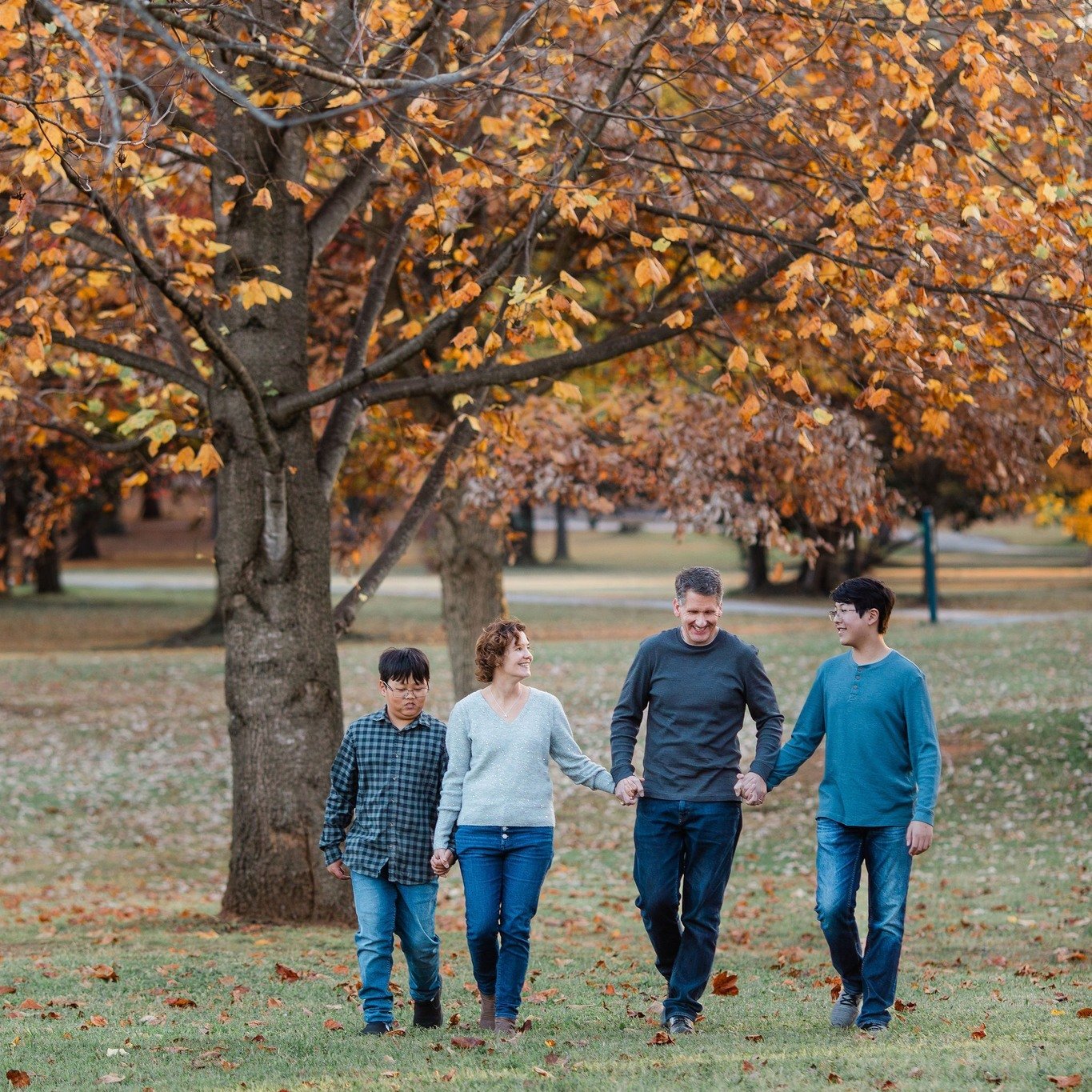 Who is ready for fall? I am having so much fun going through last year's fall pics and I'm getting psyched for this year! 
#fallfamilyphotography #familyphotography #ilovefall 
 #busyseason