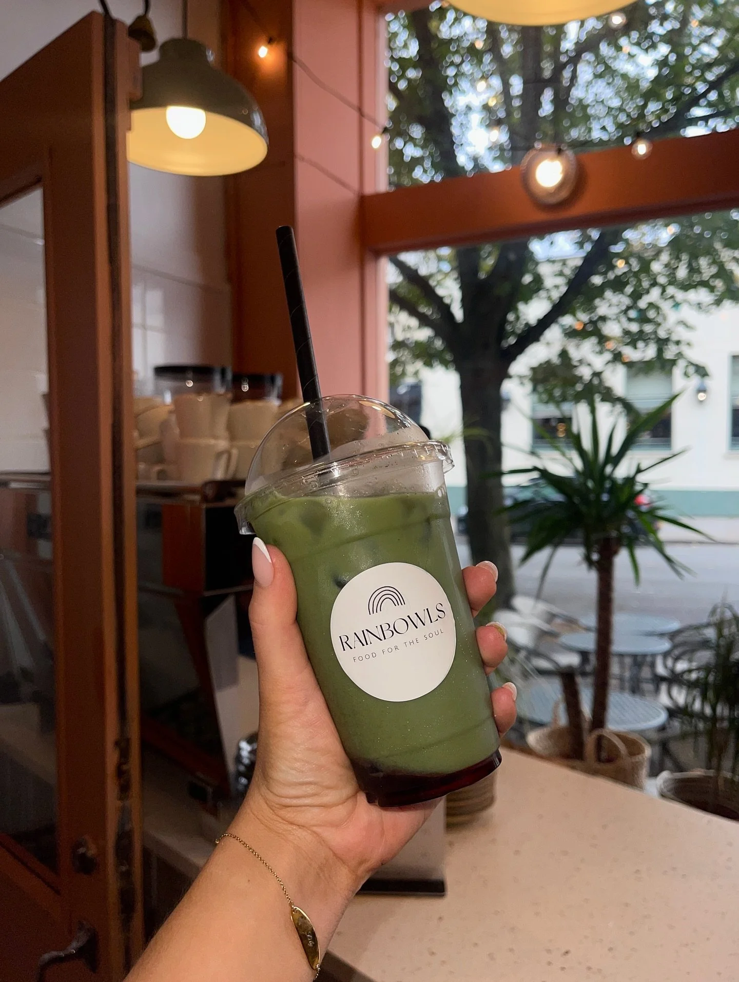✨ Sip your way to calm focus with Matcha 🍵💚
Packed with antioxidants, gentle energy (no jitters ⚡), and a boost for your metabolism + mood 🌱.
And to sweeten the deal? Add a swirl of strawberry syrup 🍓 for a fruity twist you&rsquo;ll love! 💕

#ch