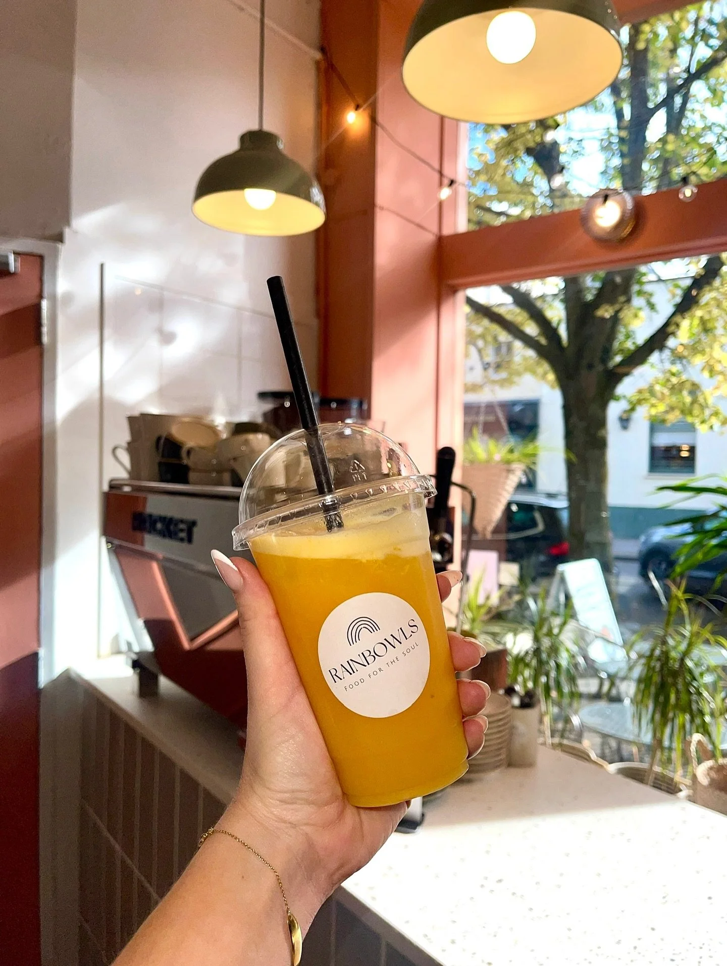 🍊 A glass of sunshine in every sip ☀️💛
Orange juice = glowing skin, stronger immunity &amp; an instant mood boost. Fresh, zesty, and full of feel-good vibes, your daily dose of happy! 🧡✨

#healtylifestyle#acai#orange#cotswolds#cheltenham