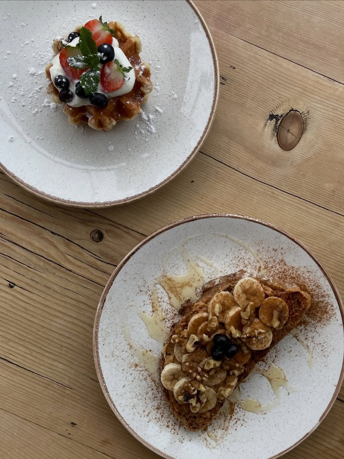 Two firm favourites on our winter menu ❄️🧇
Dutch Berry Waffles 🍓🫐 or our infamous Peanut Butter Banana Toast 🍌🥜 which one are you choosing today? 😍

Available in Bath &amp; Cheltenham ✨

#healtylifestyle#cafe#bath#cheltenham#acai